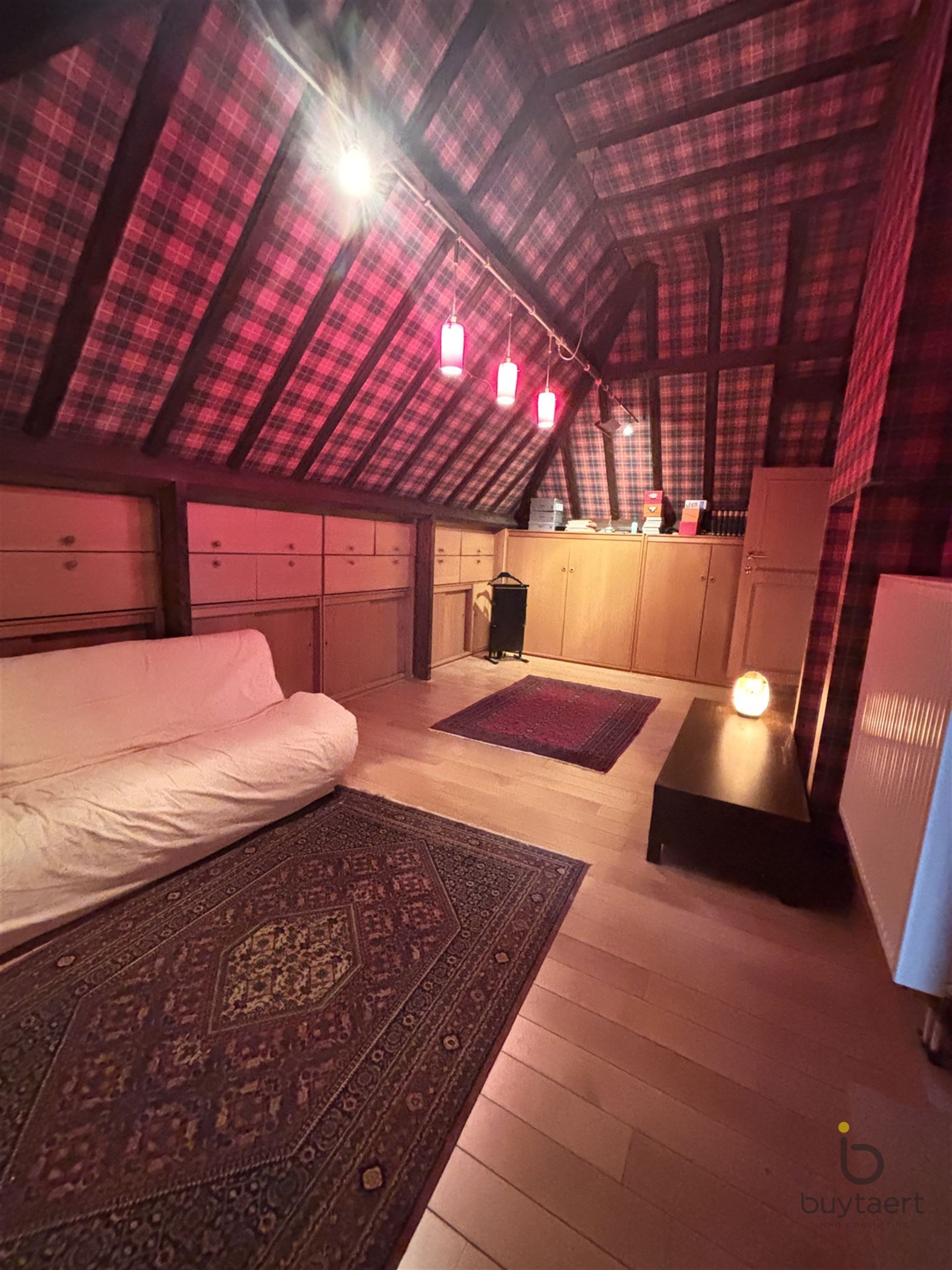 Villa met praktijk of  kangoeroewoning en Zuid - West tuin. foto 33