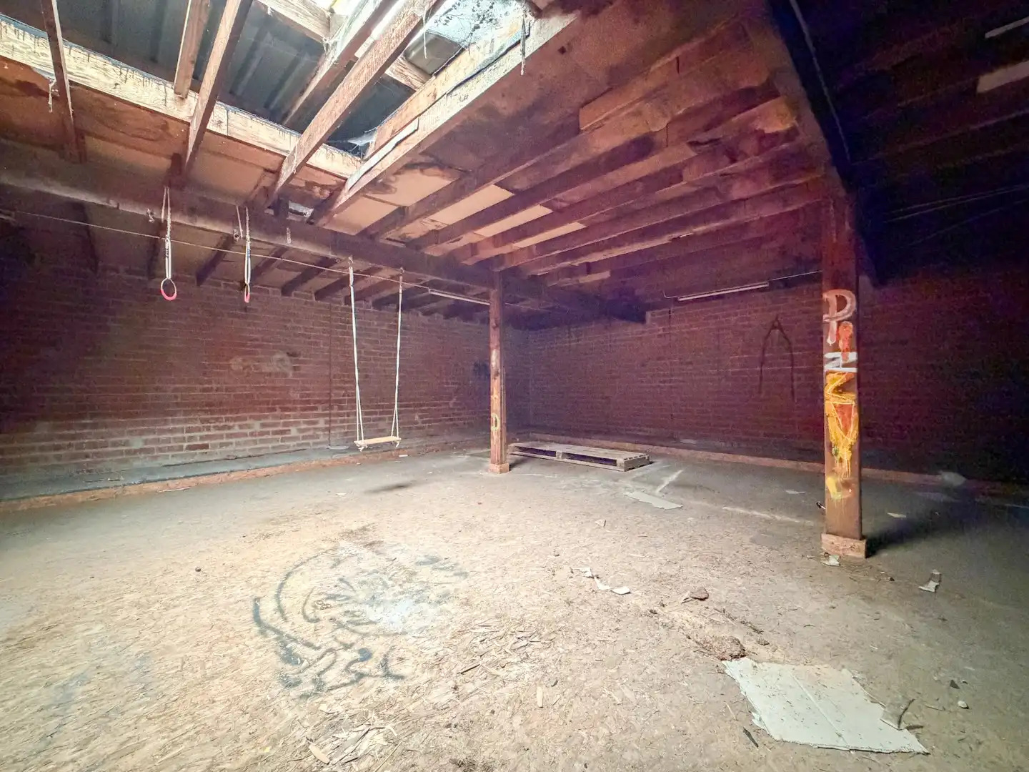 Handelspand bestaande uit winkel met woning, productieatelier en groot magazijn, Torhout foto 11