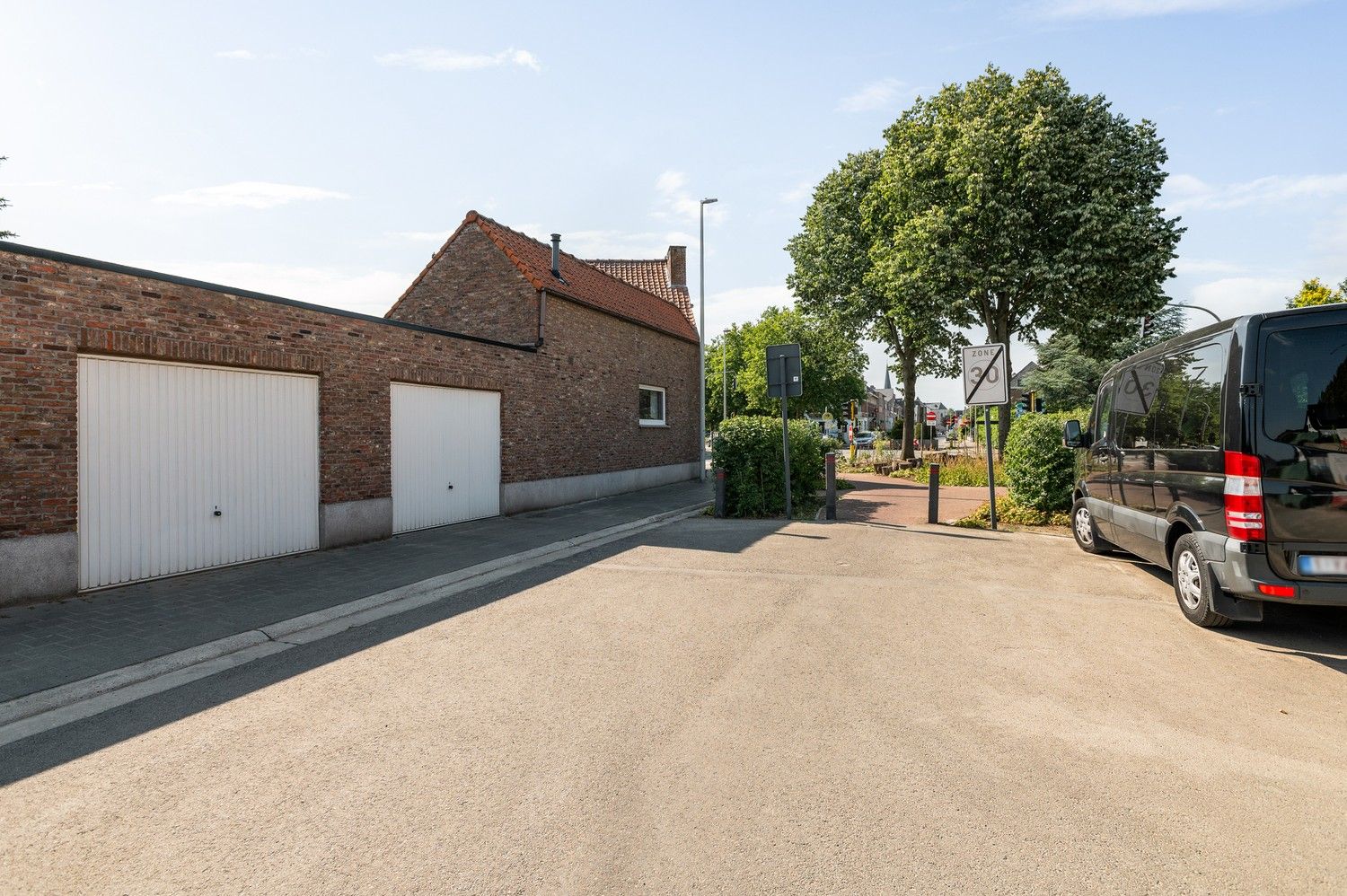 Verassend ruime woning met 3 slaapkamers en een groene tuin nabij centrum ranst. foto 31