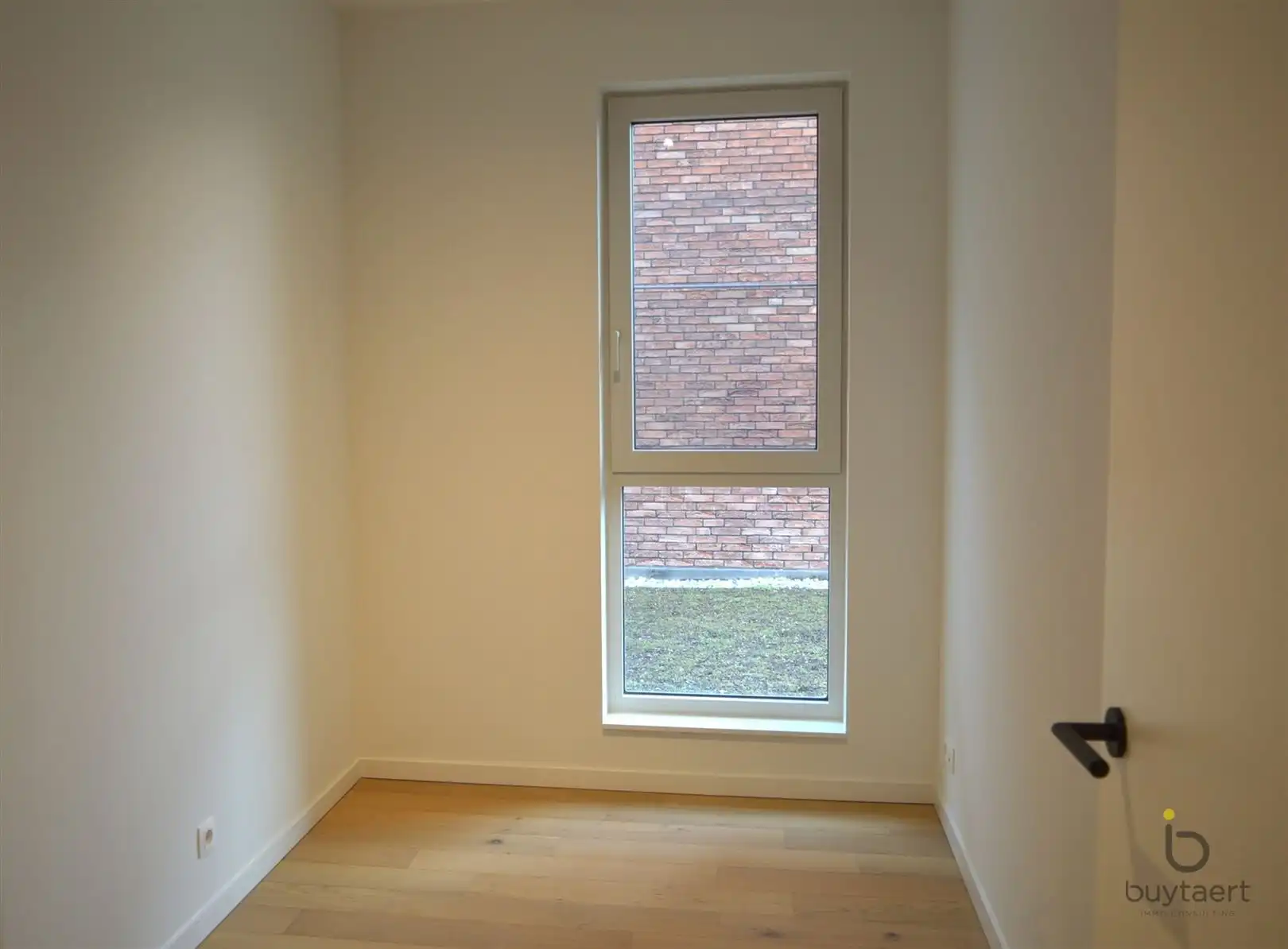 Nieuwbouw appartement met ruim terras en parking te Zoersel. foto 7