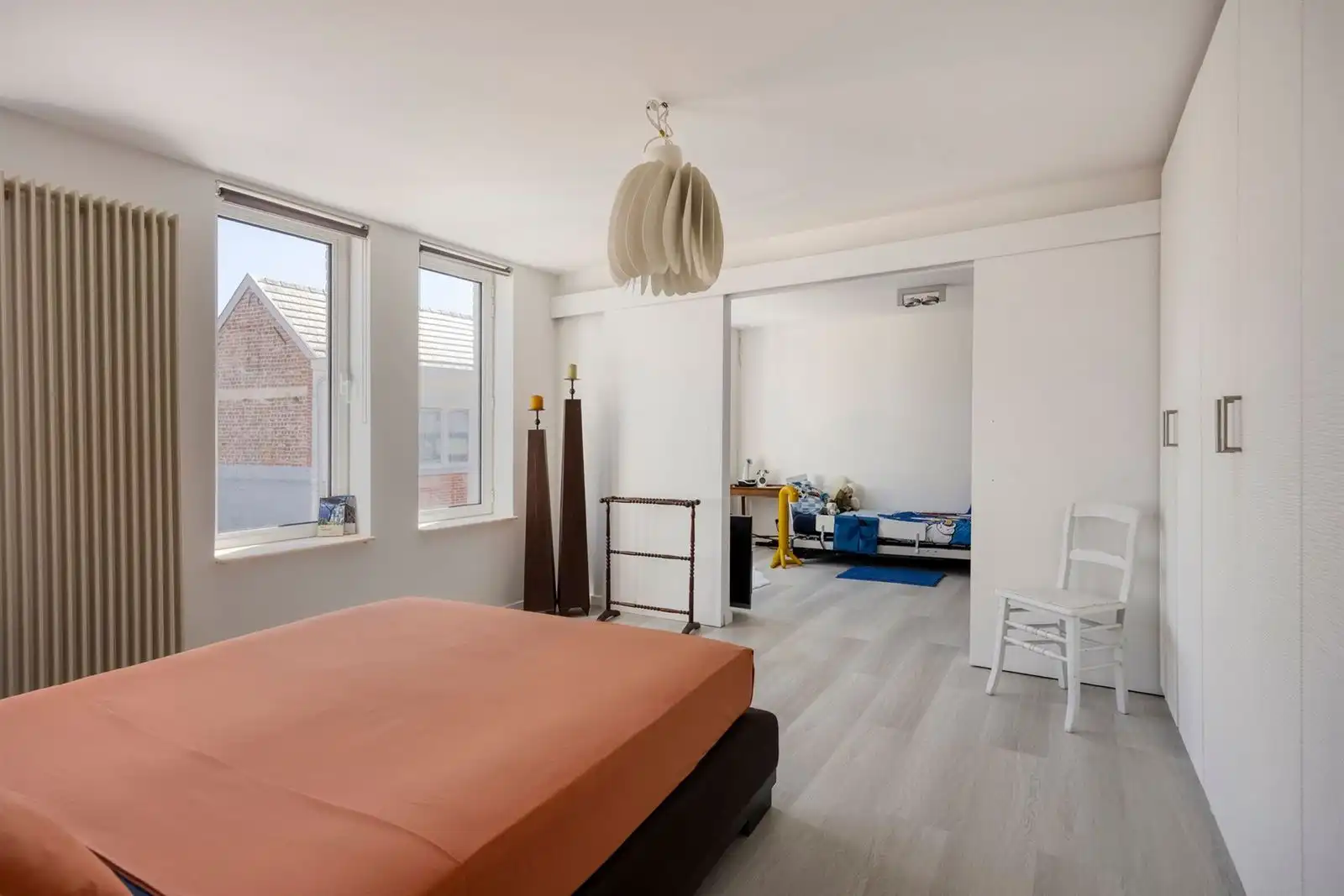 Ruime woning met 4 slaapkamers en bureau te koop foto 17