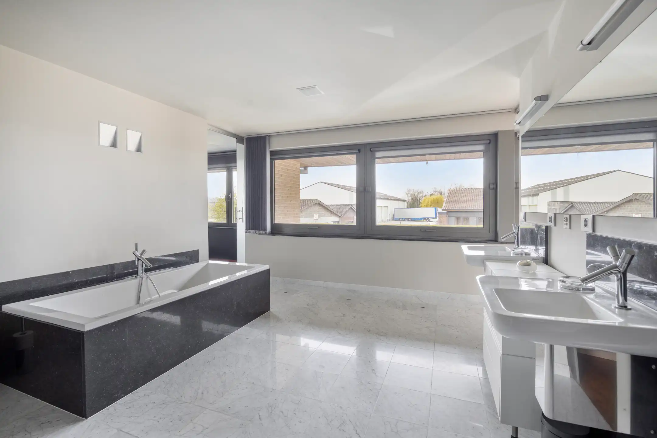 Ruime instapklare villa met zwembad op 27 are foto 18