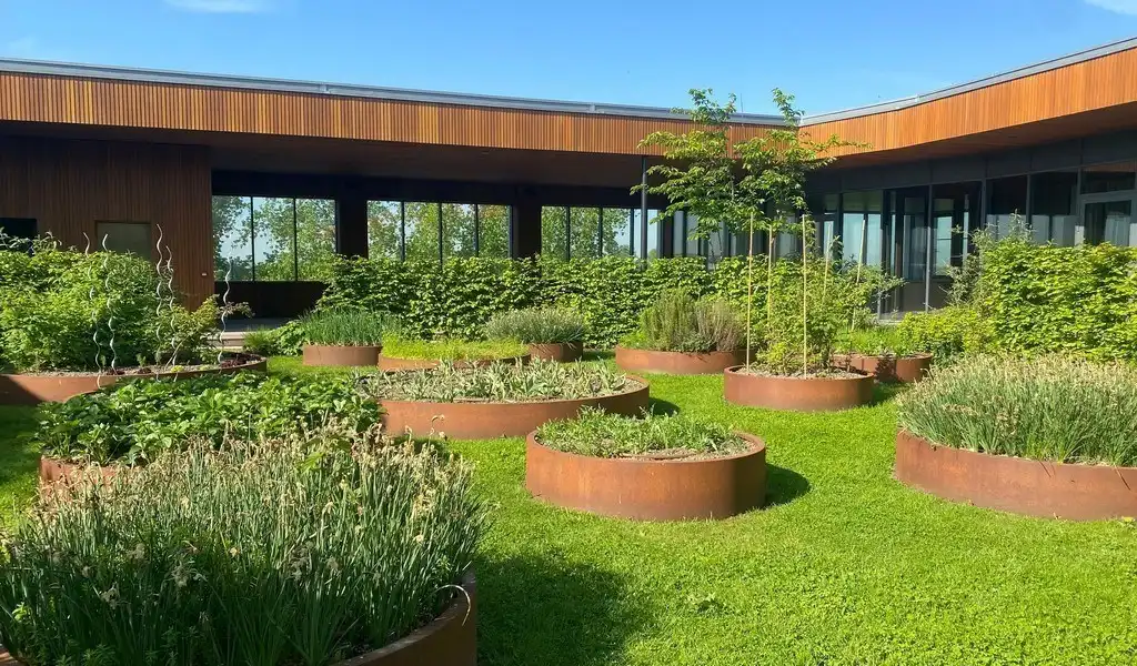 Prachtig gemeubelde kantoren met dienstverlening In The Yard in Drongen foto 29