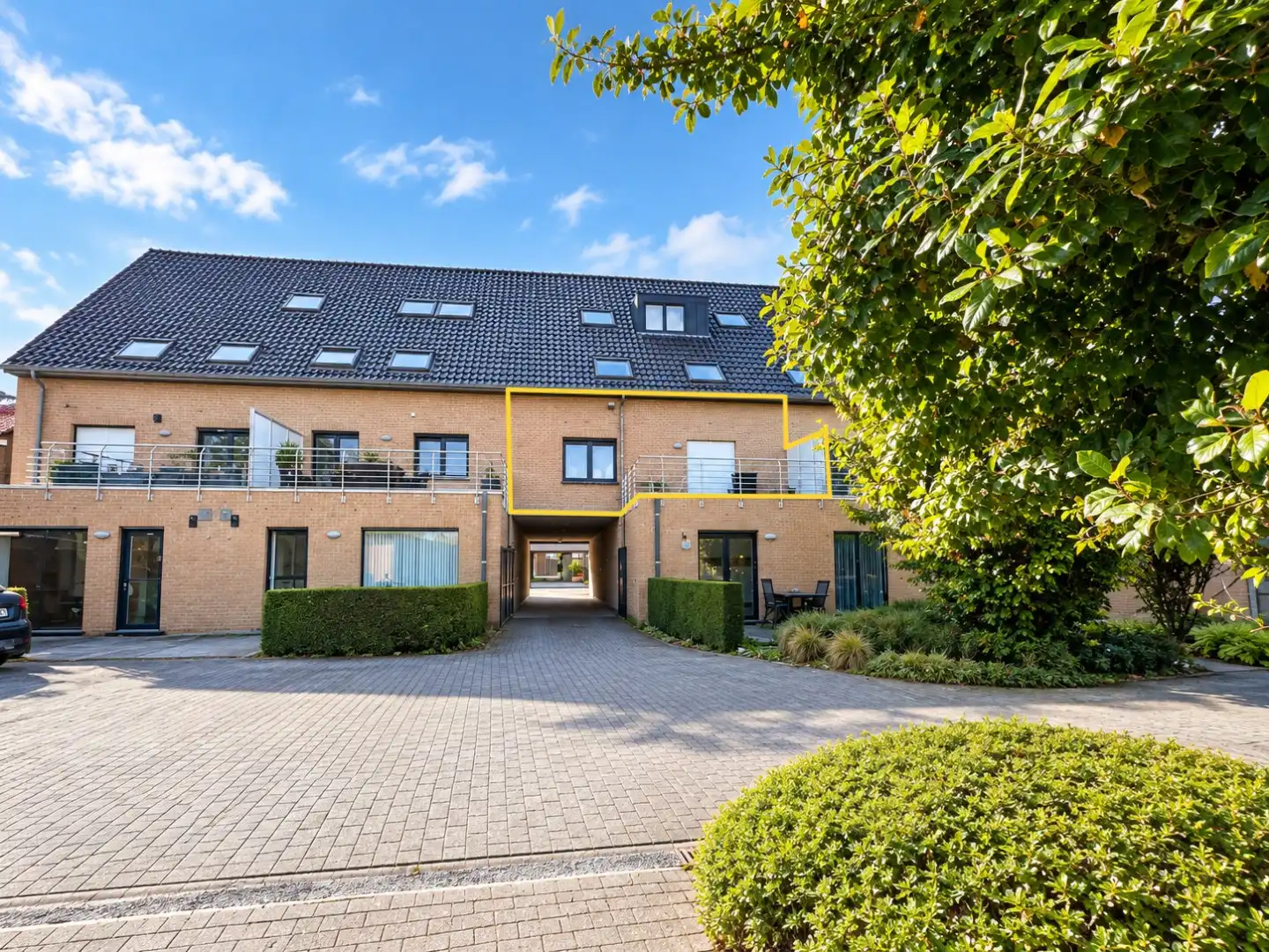 Lichtrijk appartement in het centrum van Sijsele foto {{pictureIndex}}