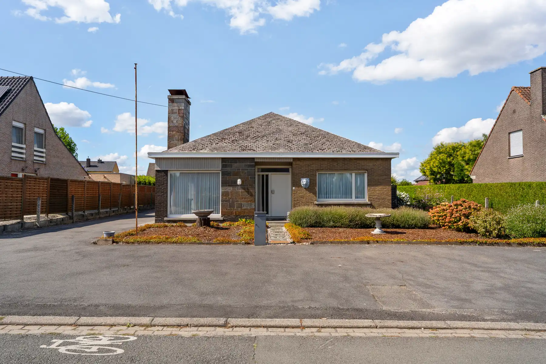 Woning met magazijn/atelier van 412 m² in Ingooigem foto 3