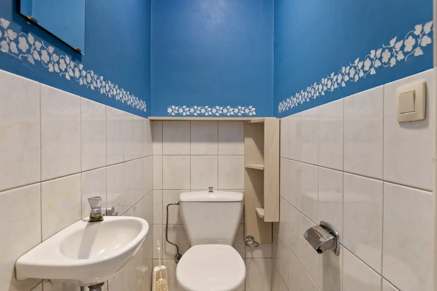 Tof, gelijkvloers, 2 slpk.-appt met privatief tuintje en ruime garagebox + staanplaats foto 16