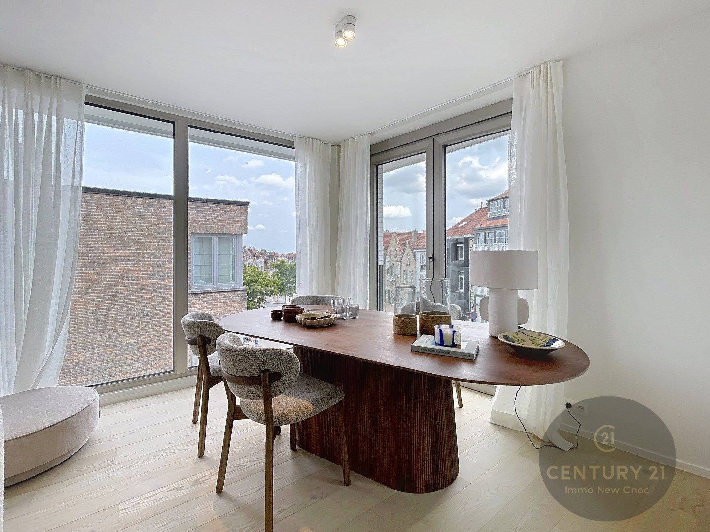 Standaard appartement met terras in Knokke-Heist, residentie OYSTER, 2 slaapkamers, bouwjaar 2025, 77.00m² bewoonbare oppervlakte, 1 badkamer foto 2