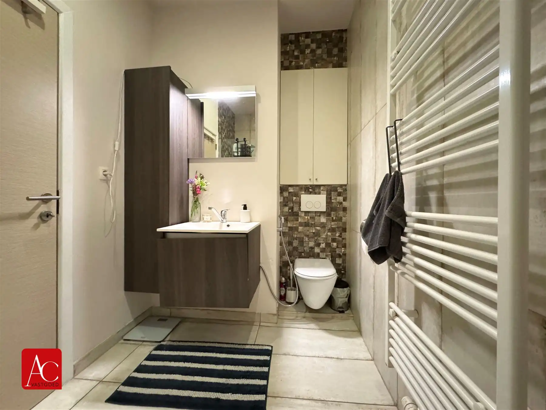 Instapklare woning met 2 slaapkamers en afgewerkte zolder foto 7