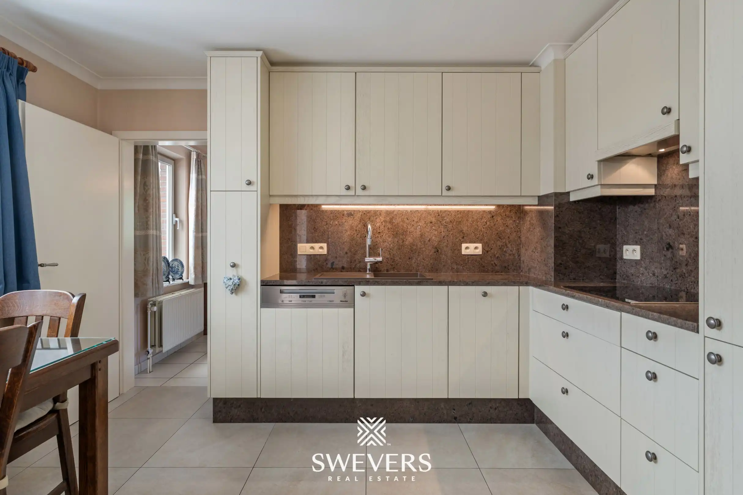 Ruime open bebouwing met zwembad op zonnig perceel (22a42ca) in Bolderberg foto 6