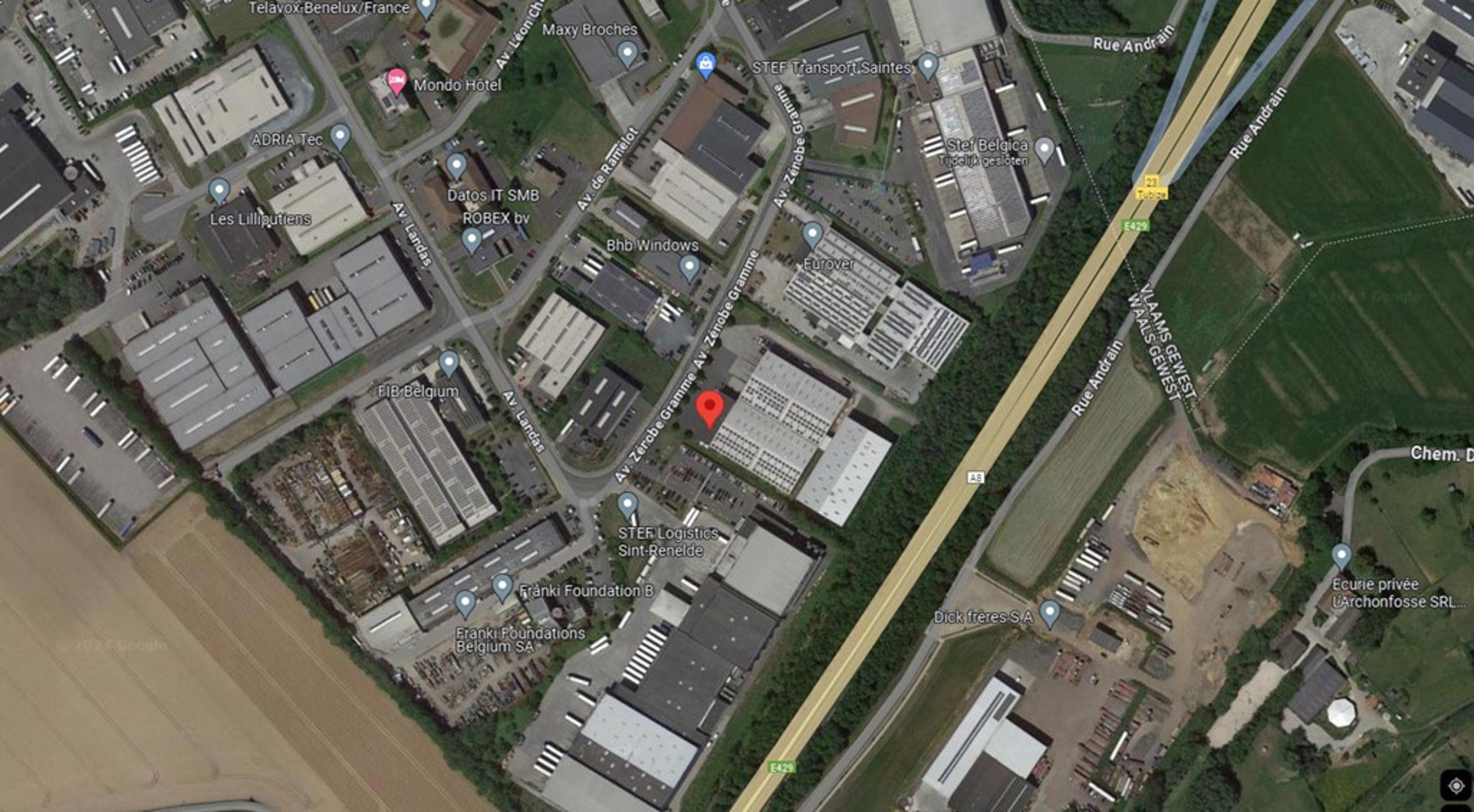 Bedrijfsgebouw : magazijn 7.316m² en kantoor 1.361m² te huur foto 7