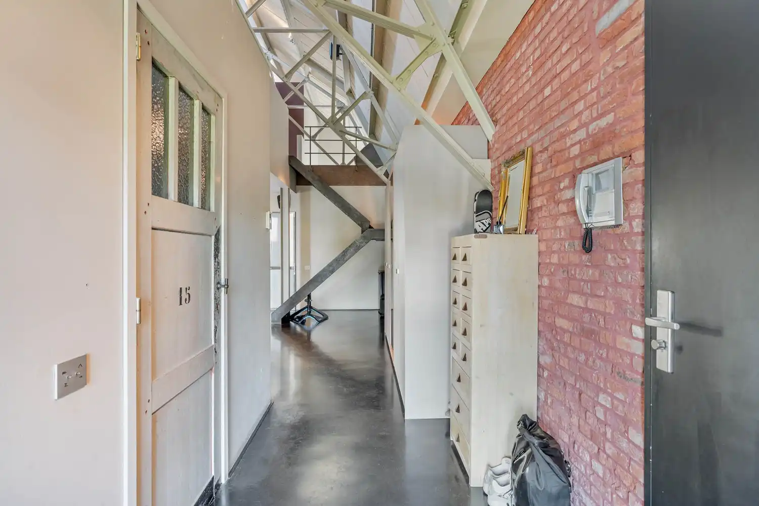 Unieke industriële loft van 240 m² met panoramisch dakterras van 96 m², jacuzzi en sauna foto 7