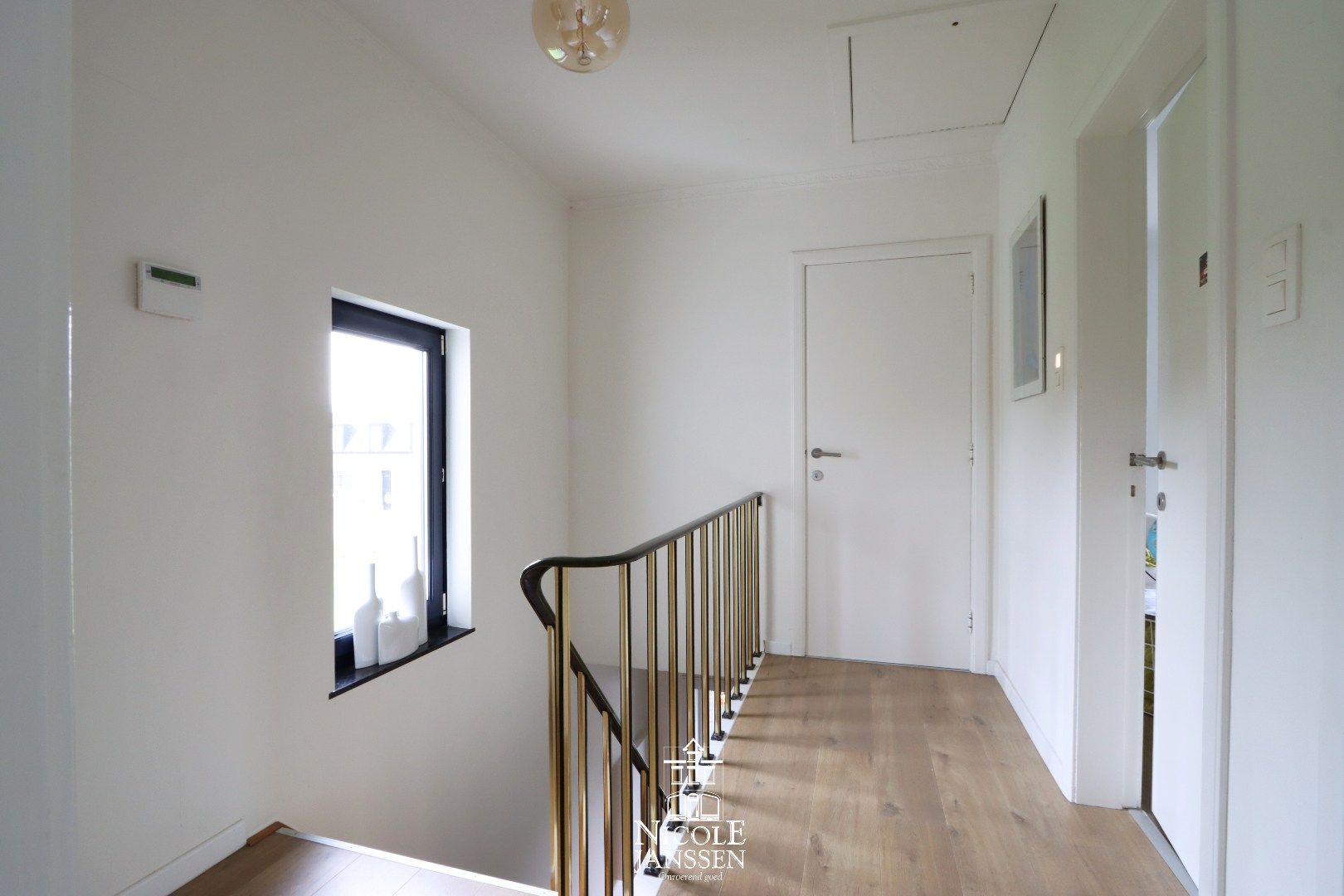 Ruime gezinswoning met loods  foto 14