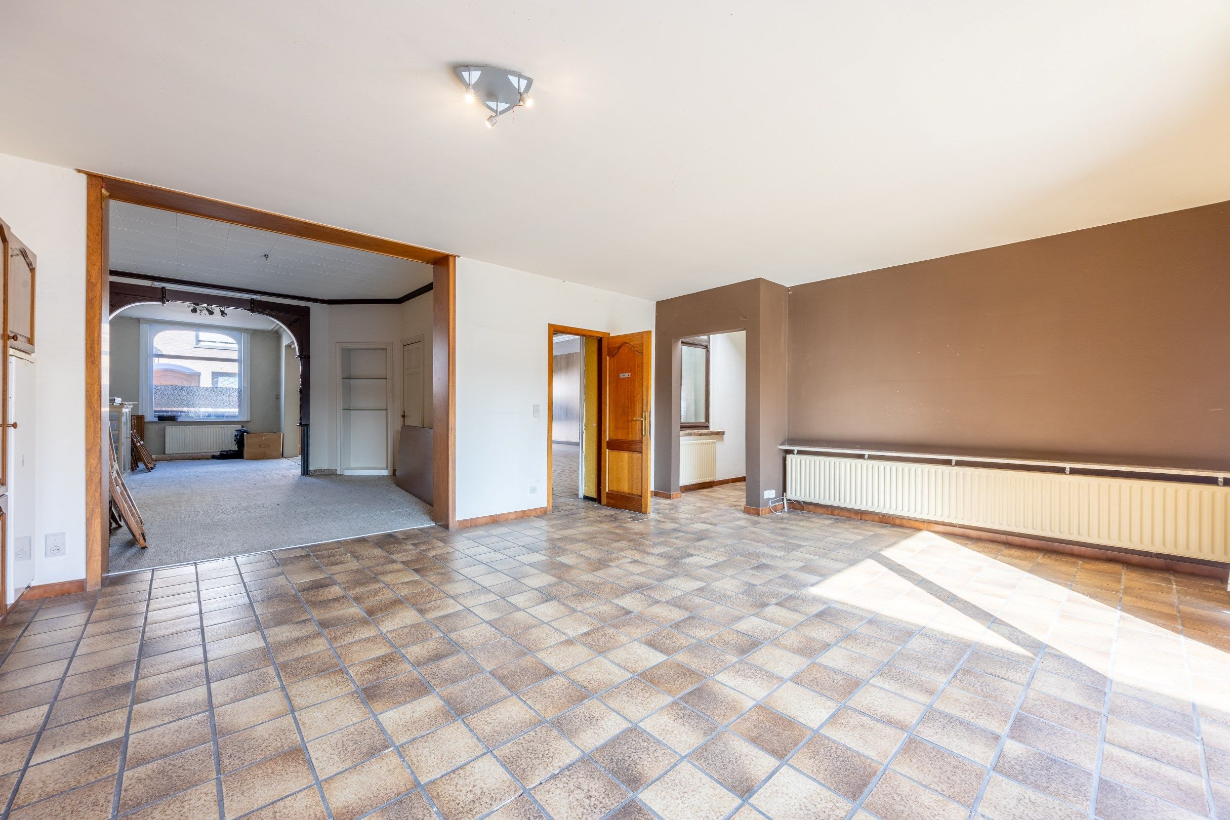 Gebouw voor gemengd gebruik met atelier op 568 m² foto 8