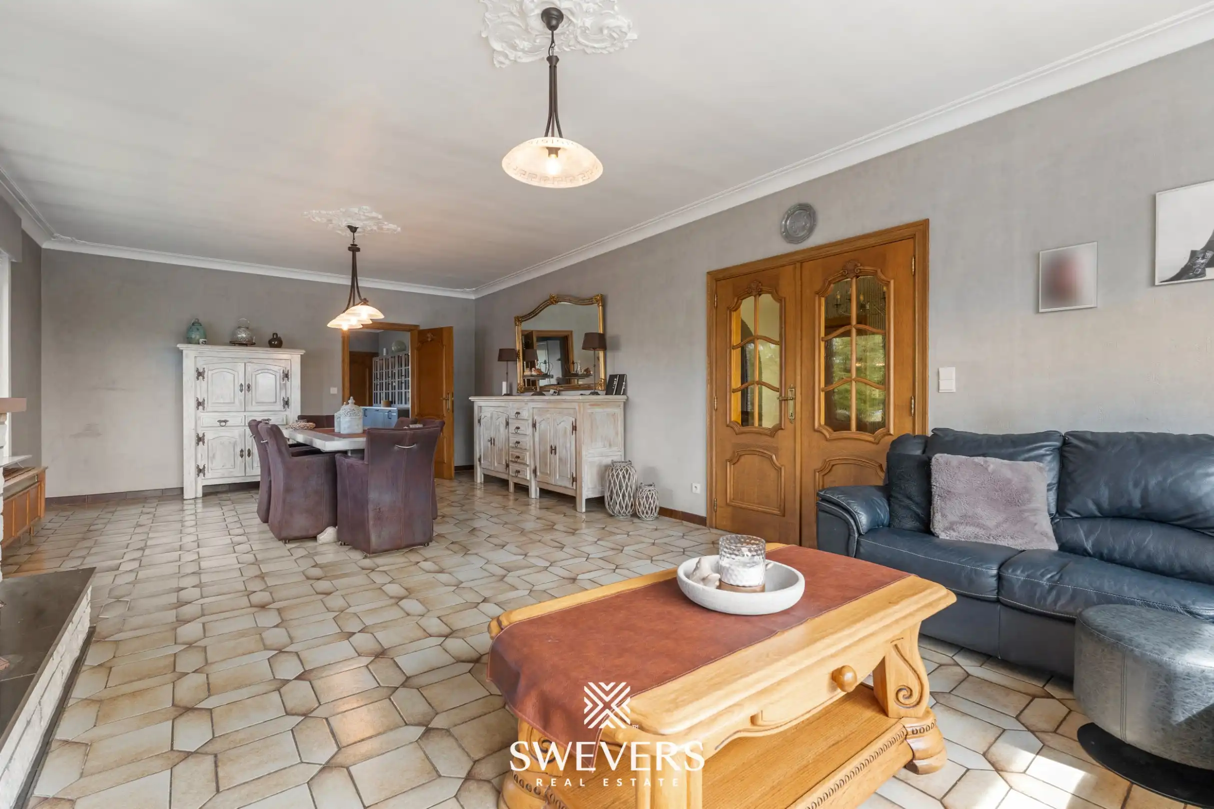 Ruime open bebouwing met 415 m² bewoonbare oppervlakte op 15a 50ca  foto 6