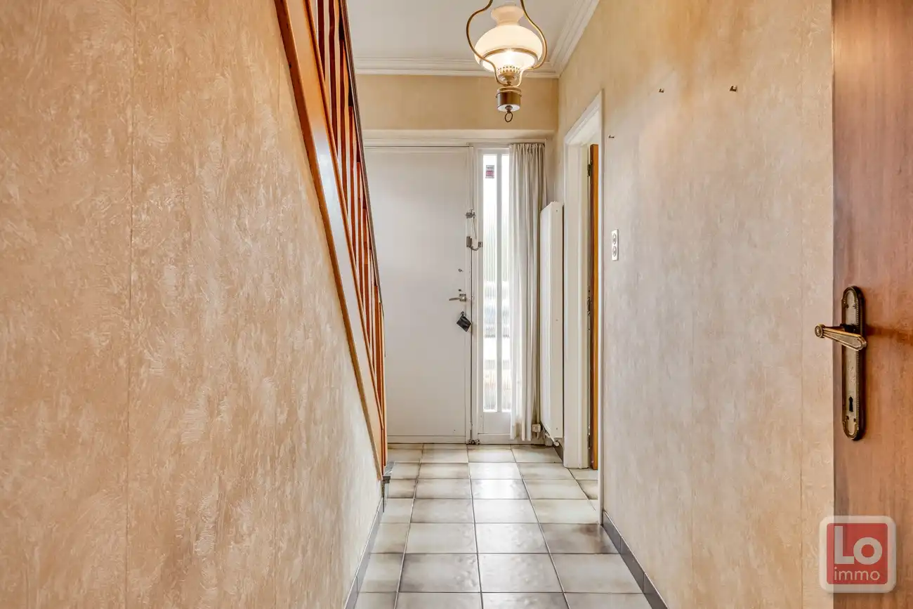 Charmante te renoveren woning met 3 slaapkamers in het rustige Desteldonk foto 5