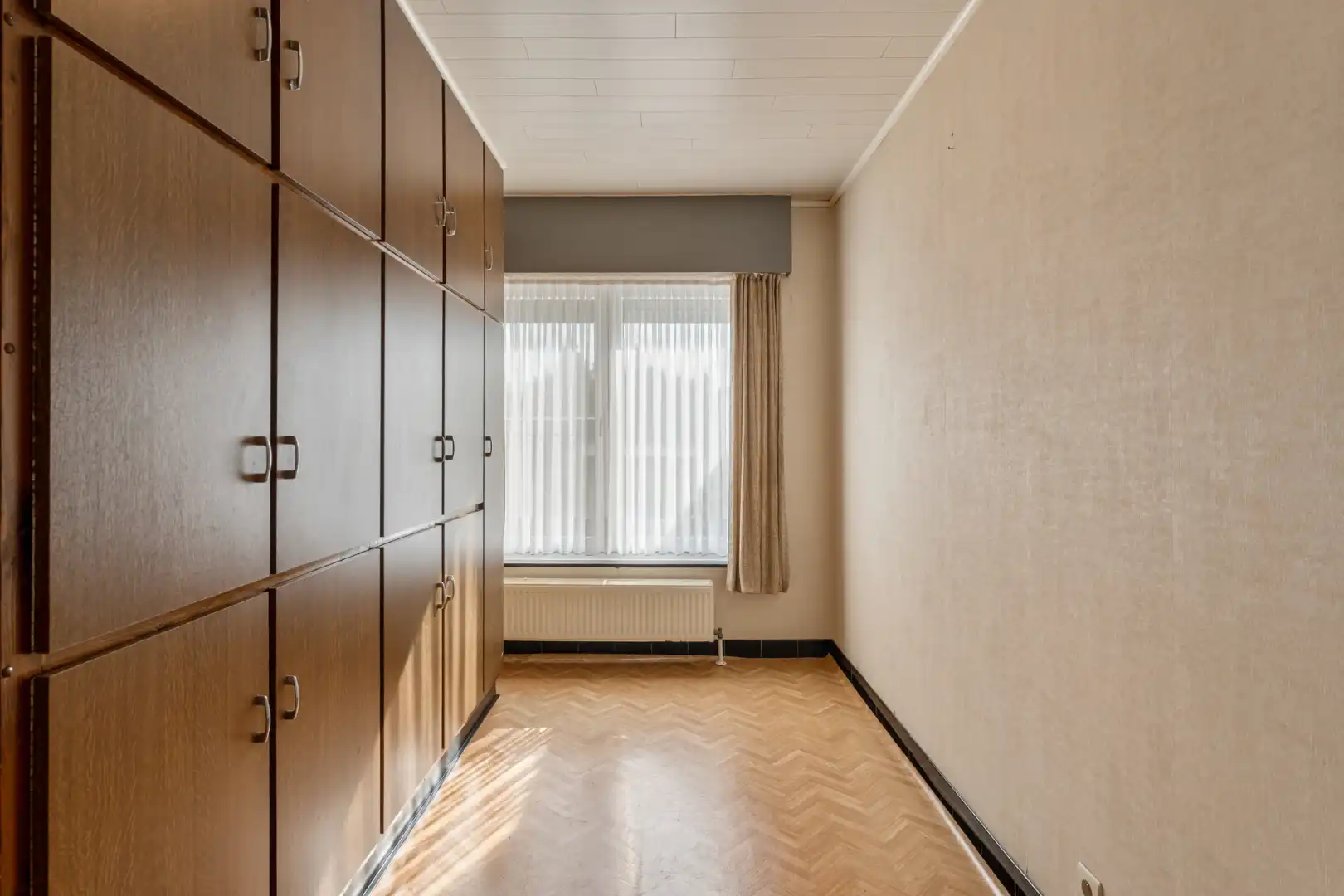 Op te frissen, halfvrijstaande gelijkvloerse woning gelegen in een rustige omgeving op 8a58ca. foto 13