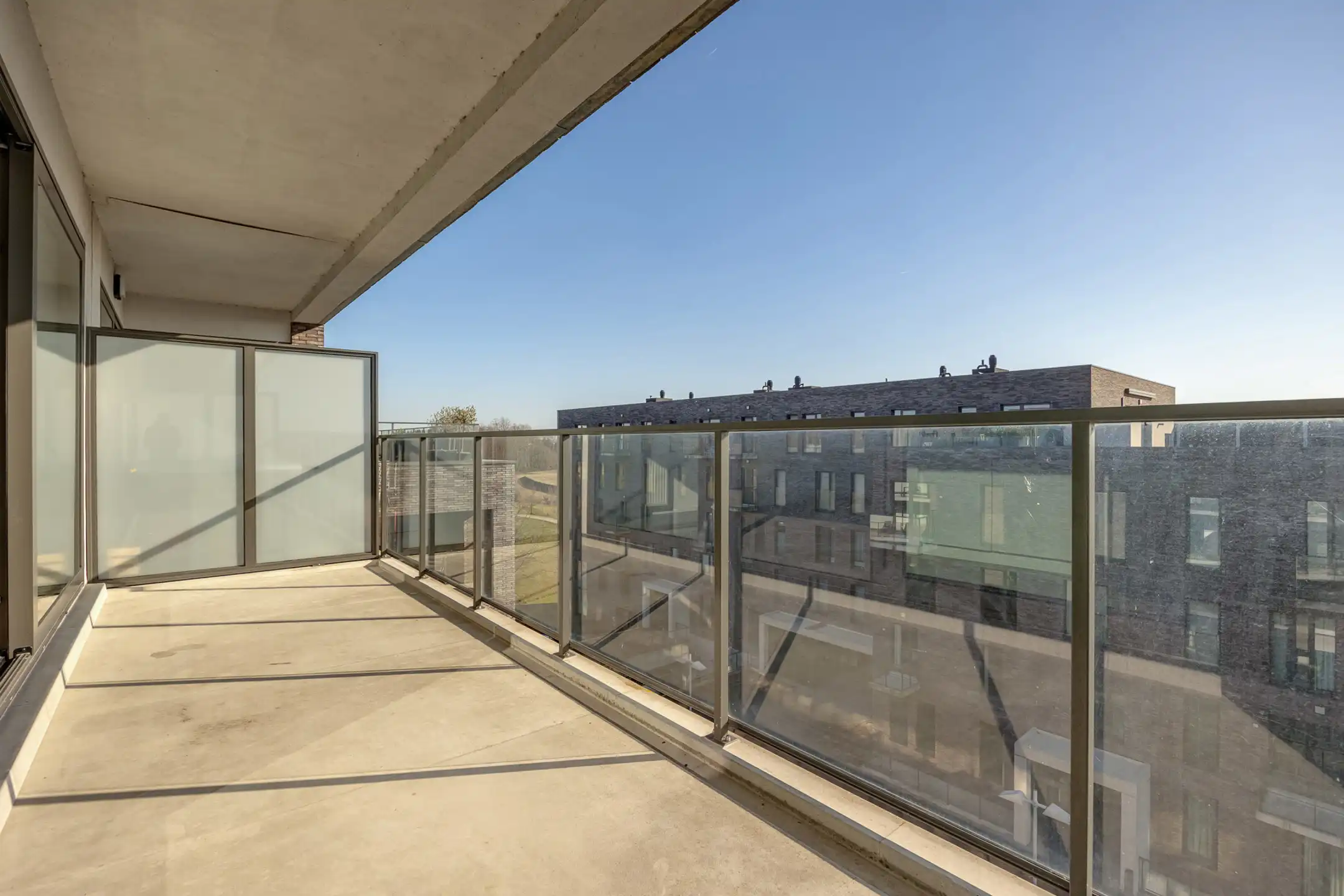 Appartement met 2 slaapkamers + autostaanplaats + ruim terras met een fantastisch panorama foto 10