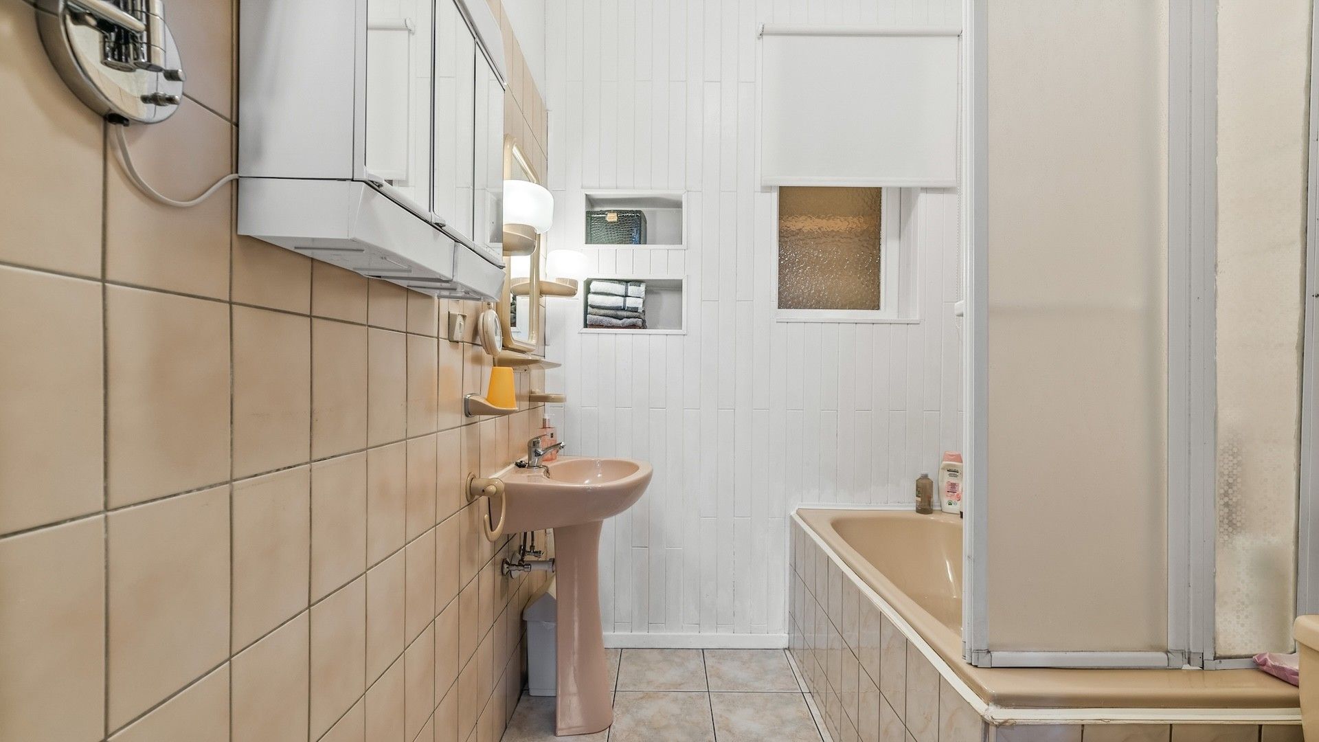 Te renoveren woning (G.B.) met 3 slpkrs  te Genk foto 7