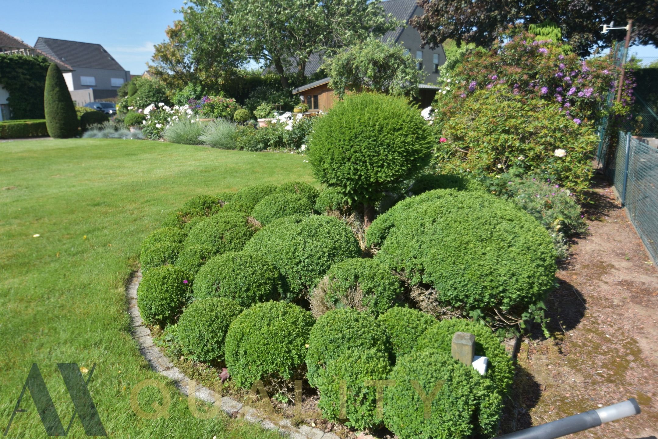 Tijdloze ruime villa met 5 slpk., dub. gar., tuin, tennisveld, polyvalente ruimte en vijver. foto 42