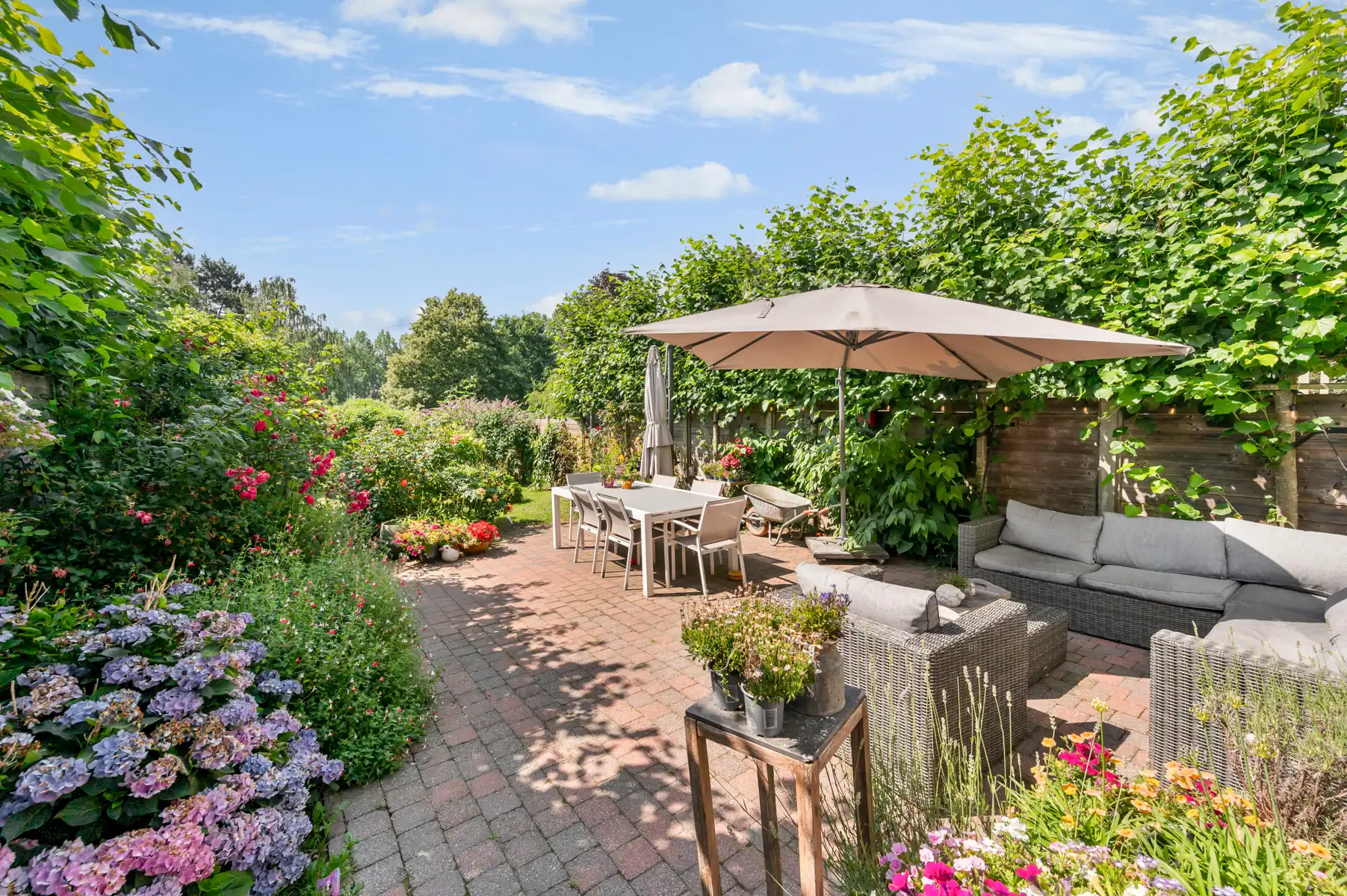 Instapklare woning met 4 slaapkamers op toplocatie foto 2