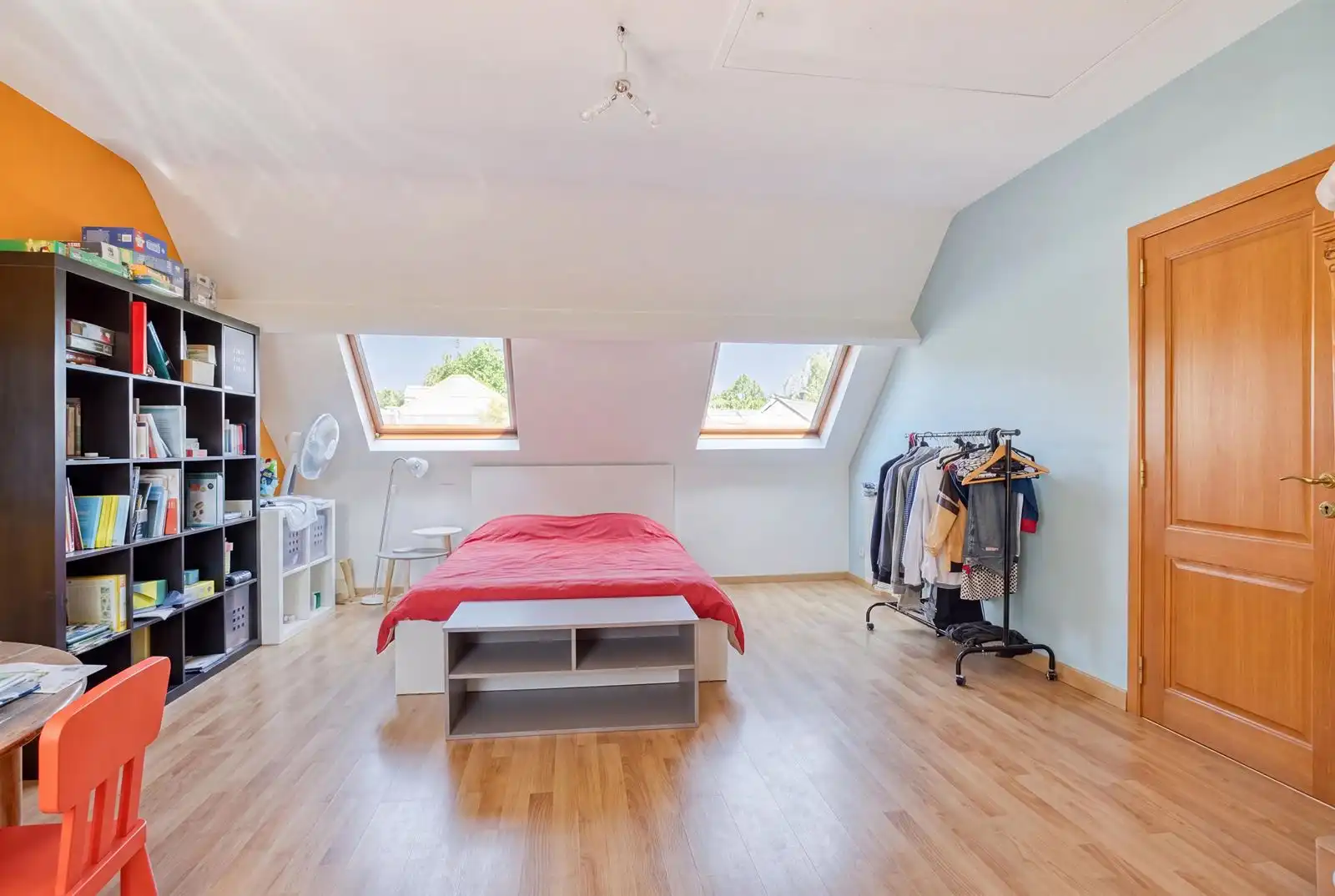 Ruime woning met 5 slaapkamers,tuin en garage foto 29