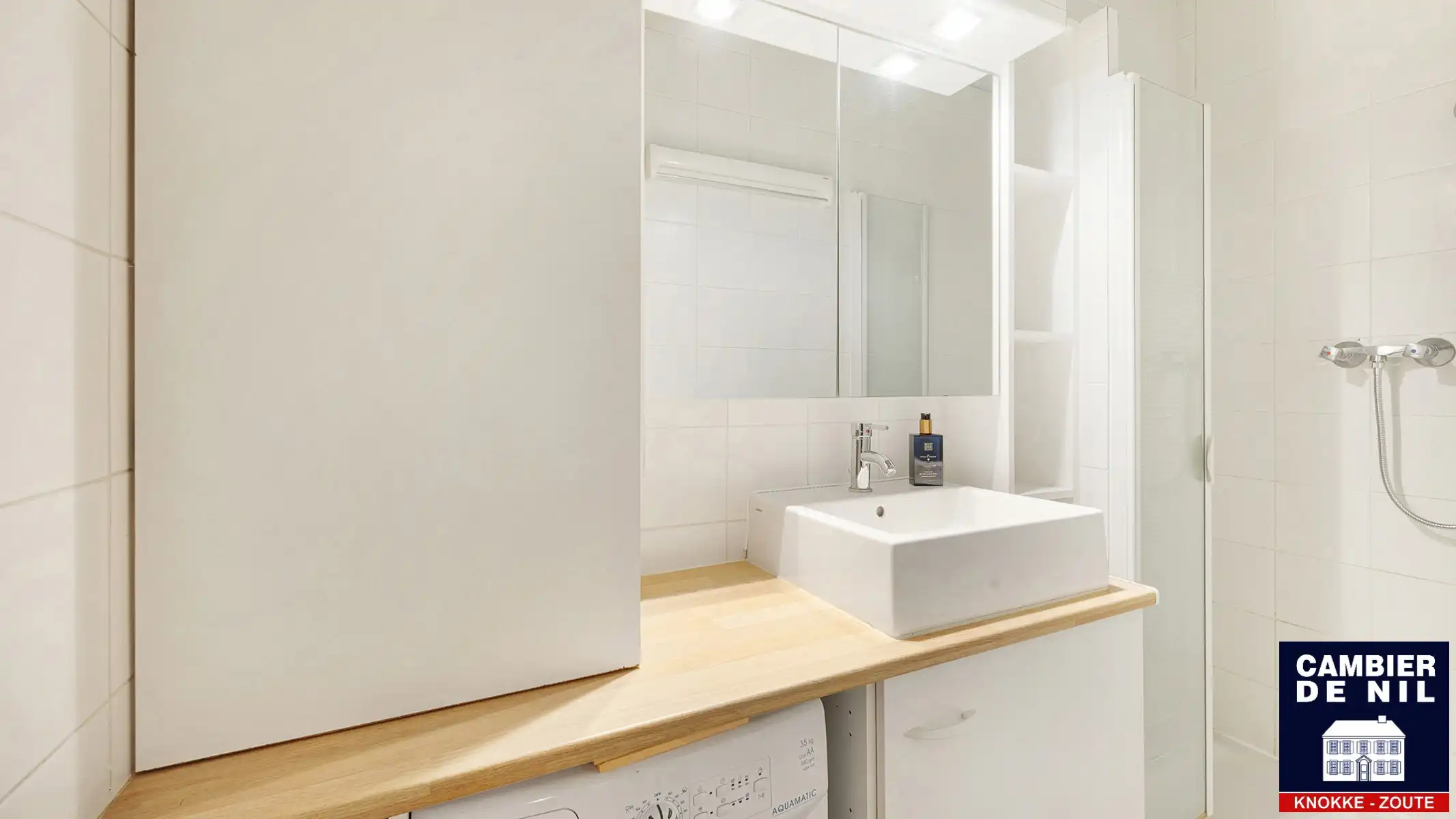 Gemeubeld, rustig gelegen appartement vlakbij de wandeldijk foto 11