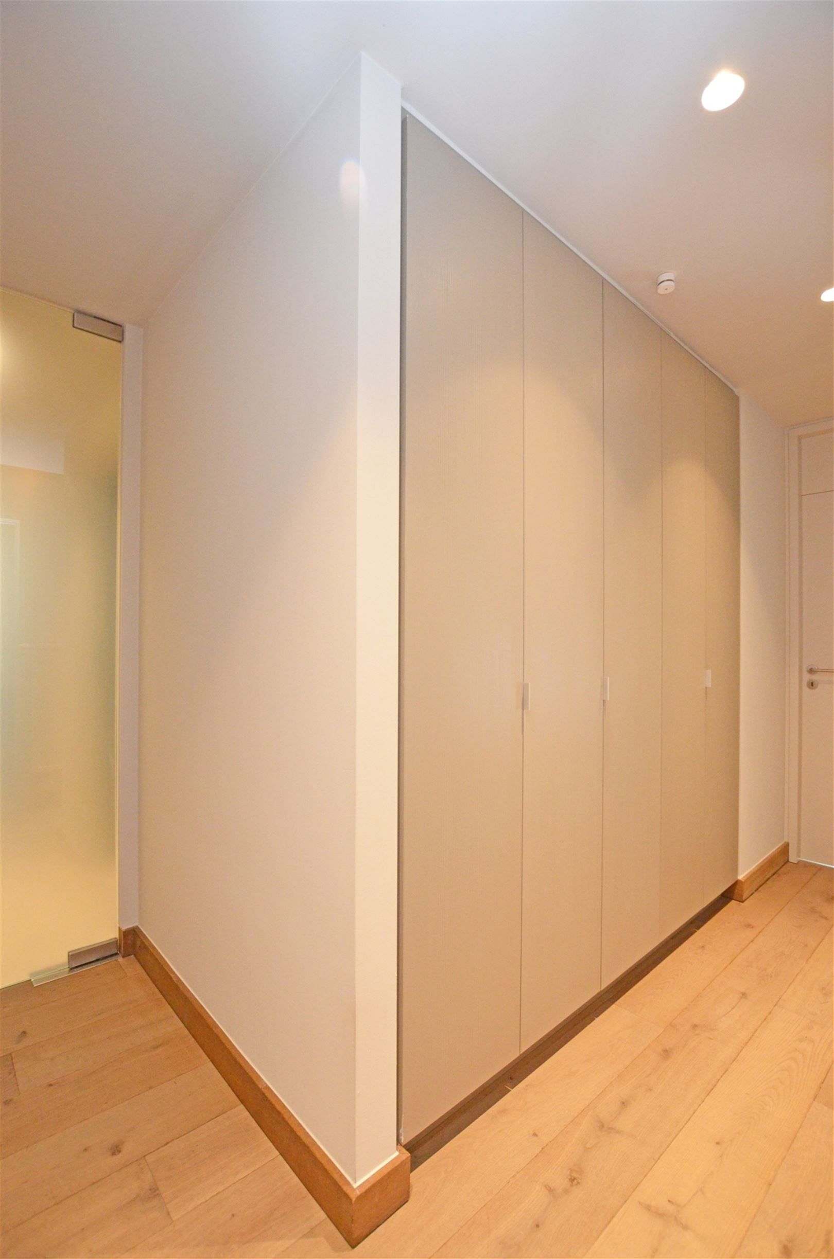 Instapklaar gelijkvloers appartement nabij het centrum foto 15