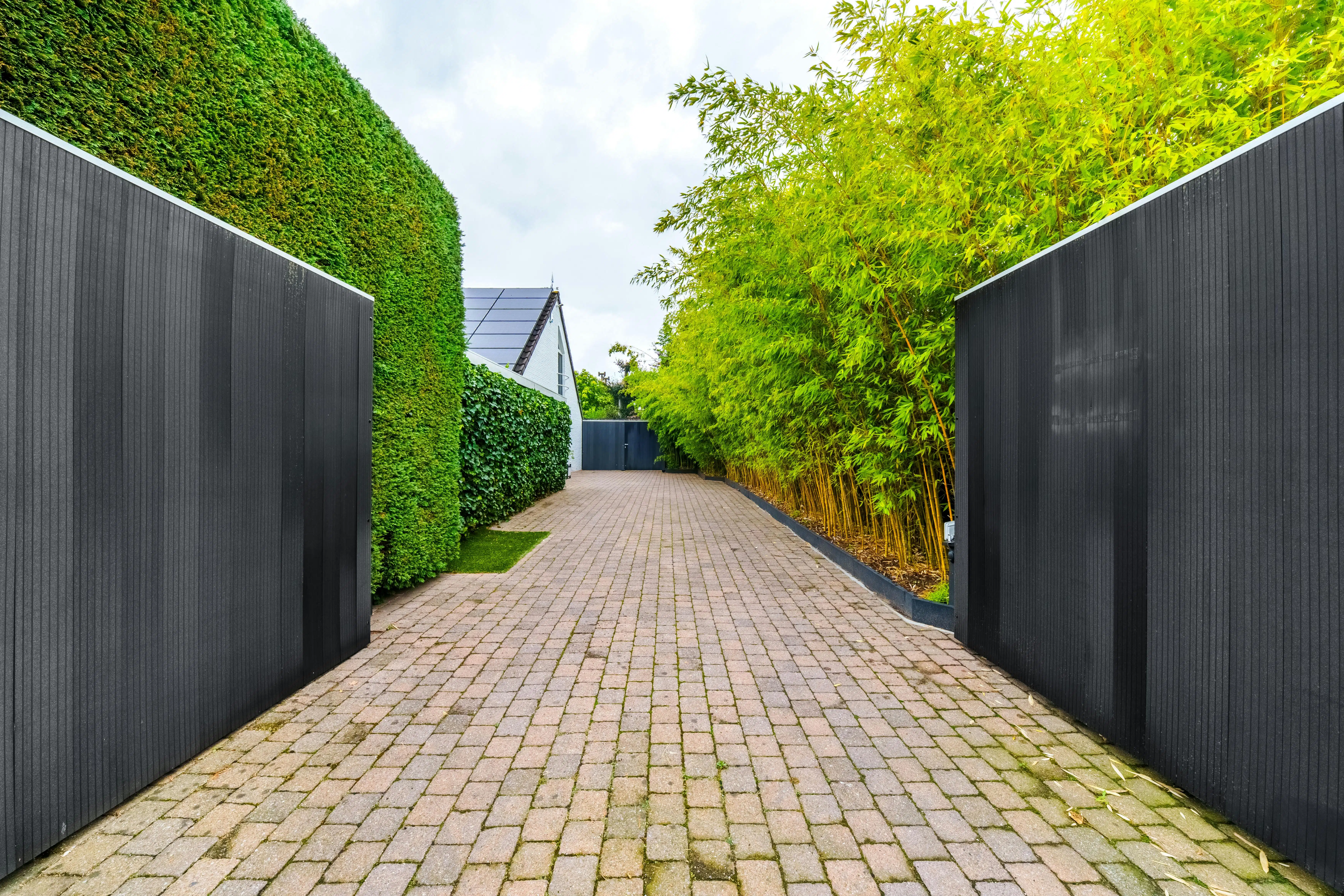 Villa met zwembad te koop in villawijk 't Motje in Roeselare foto 3