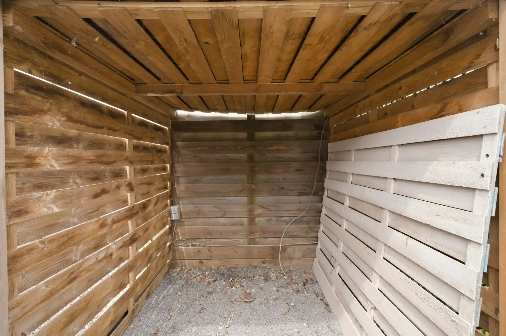 Instapklare rijwoning uit 2009 met 3 slpks, zonnig terras, tuin en 2 autostaanplaatsen foto 23