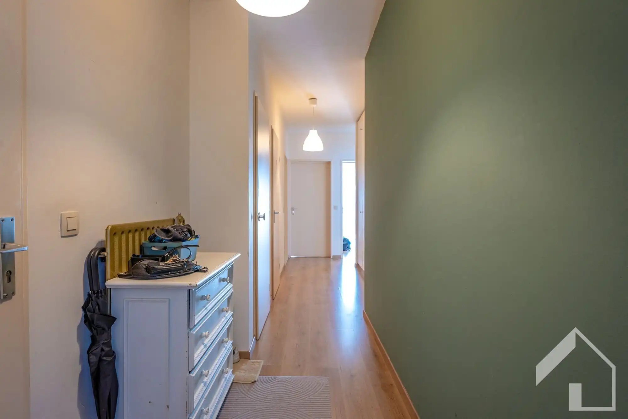 Halfopen 3 slaapkamerappartement met garagebox foto 2