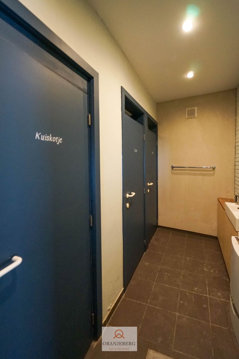 Horecavergund hoekpand met mooie visibiliteit in Papegaaistraat foto 14