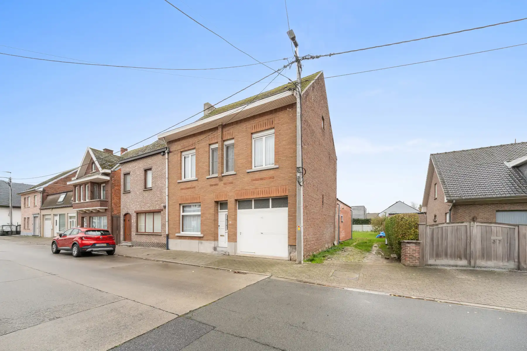 TE KOOP - Ruime deels gerenoveerde woning van 280m²  foto 19