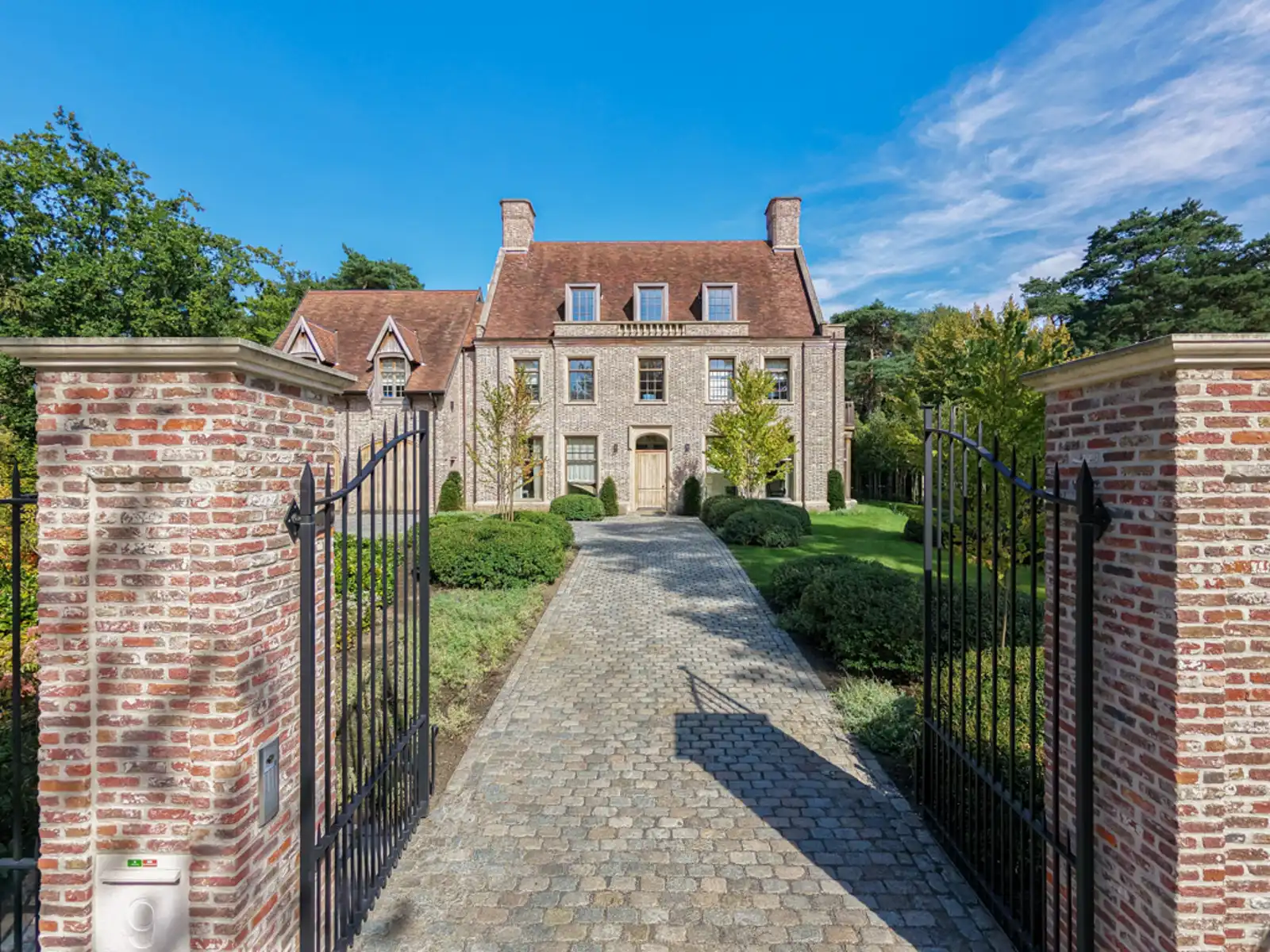 HYPERDELUXE ENGLISH COURTHOUSE VILLA OP ABSOLUTE TOPLOCATIE foto 2