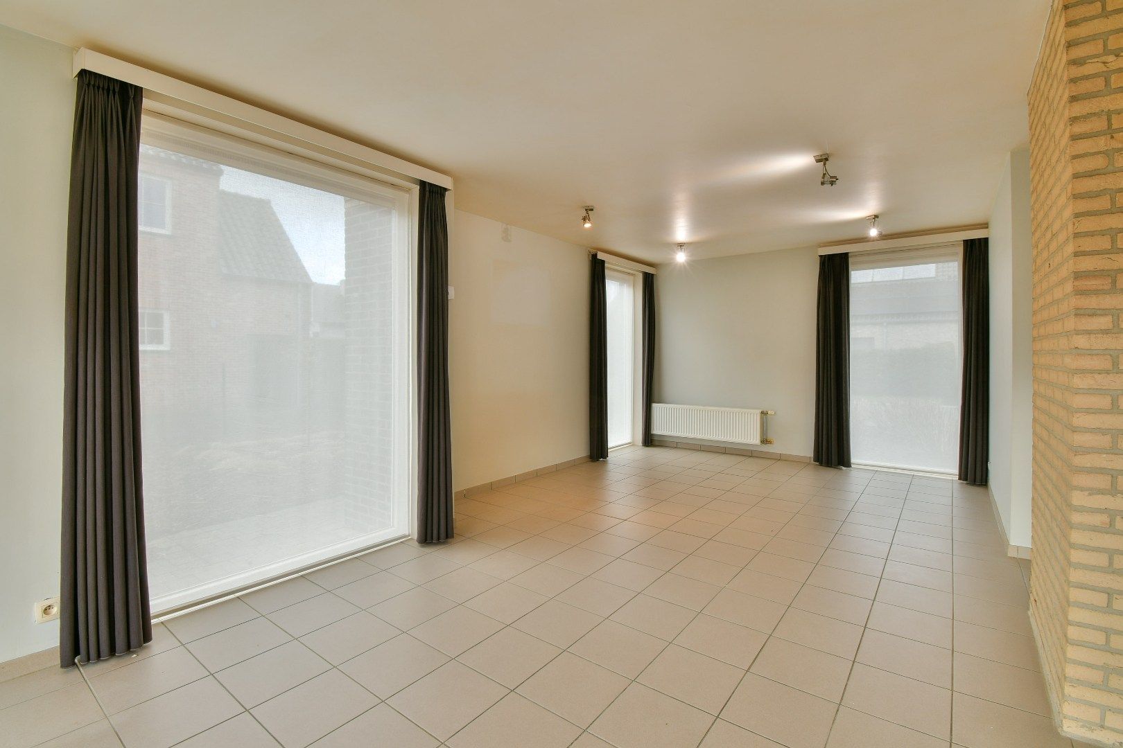 Halfopen gezinswoning met drie slaapkamers foto 5