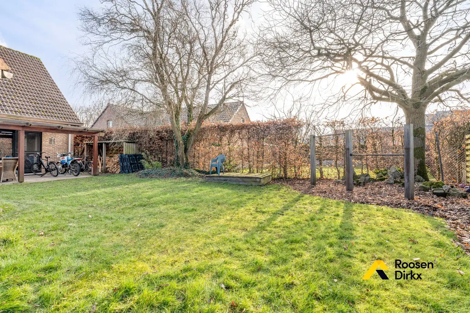 Solide woning met  4 slaapkamers en ruime garage op perceel van 734m² foto 28