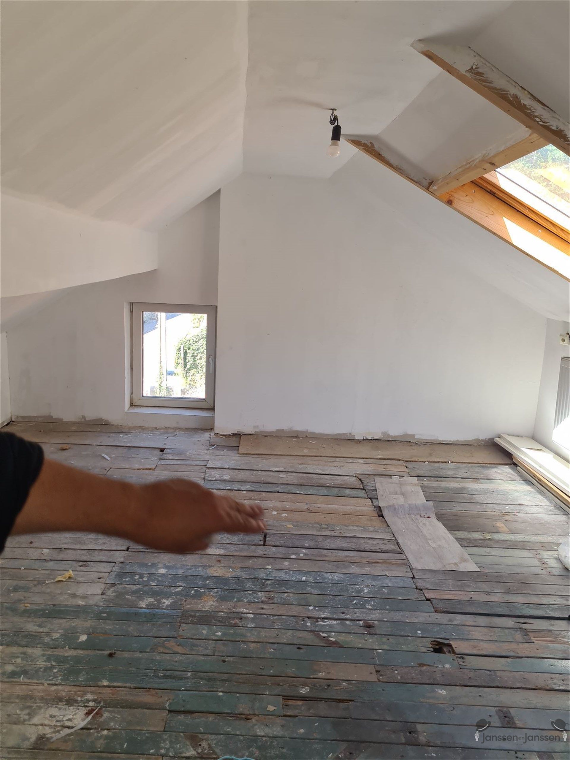 Op te knappen woning met veel potentieel in Tongeren foto 12