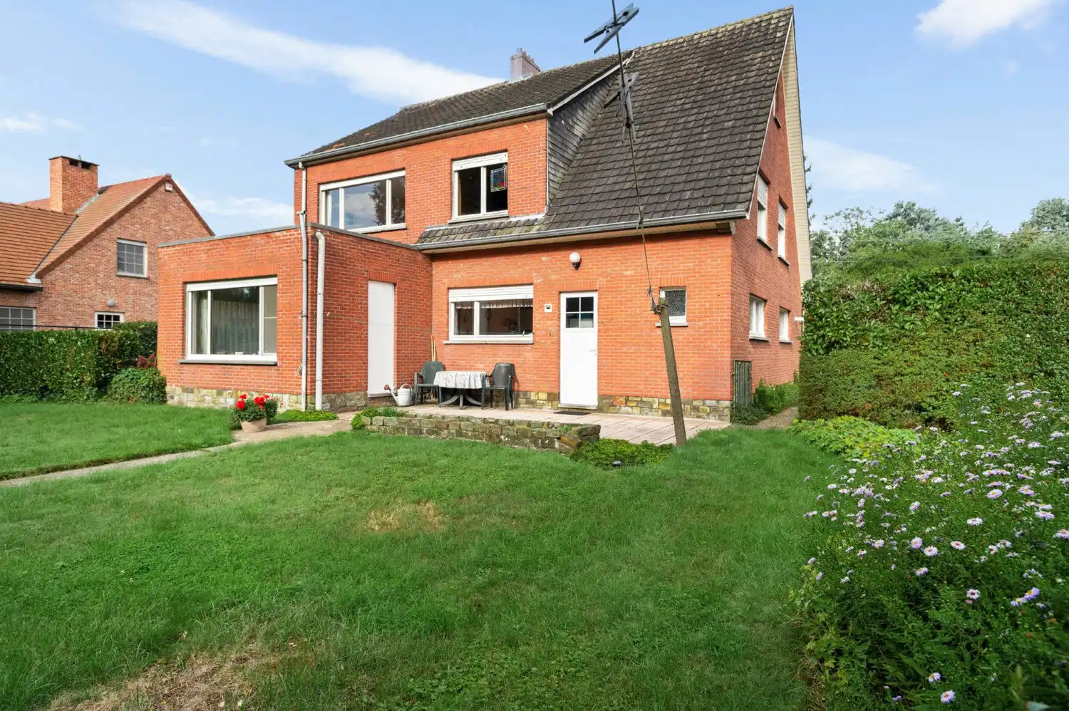 TOPLOCATIE! RUIME WONING MET 4 SLK OP 1.980 m²! foto 3
