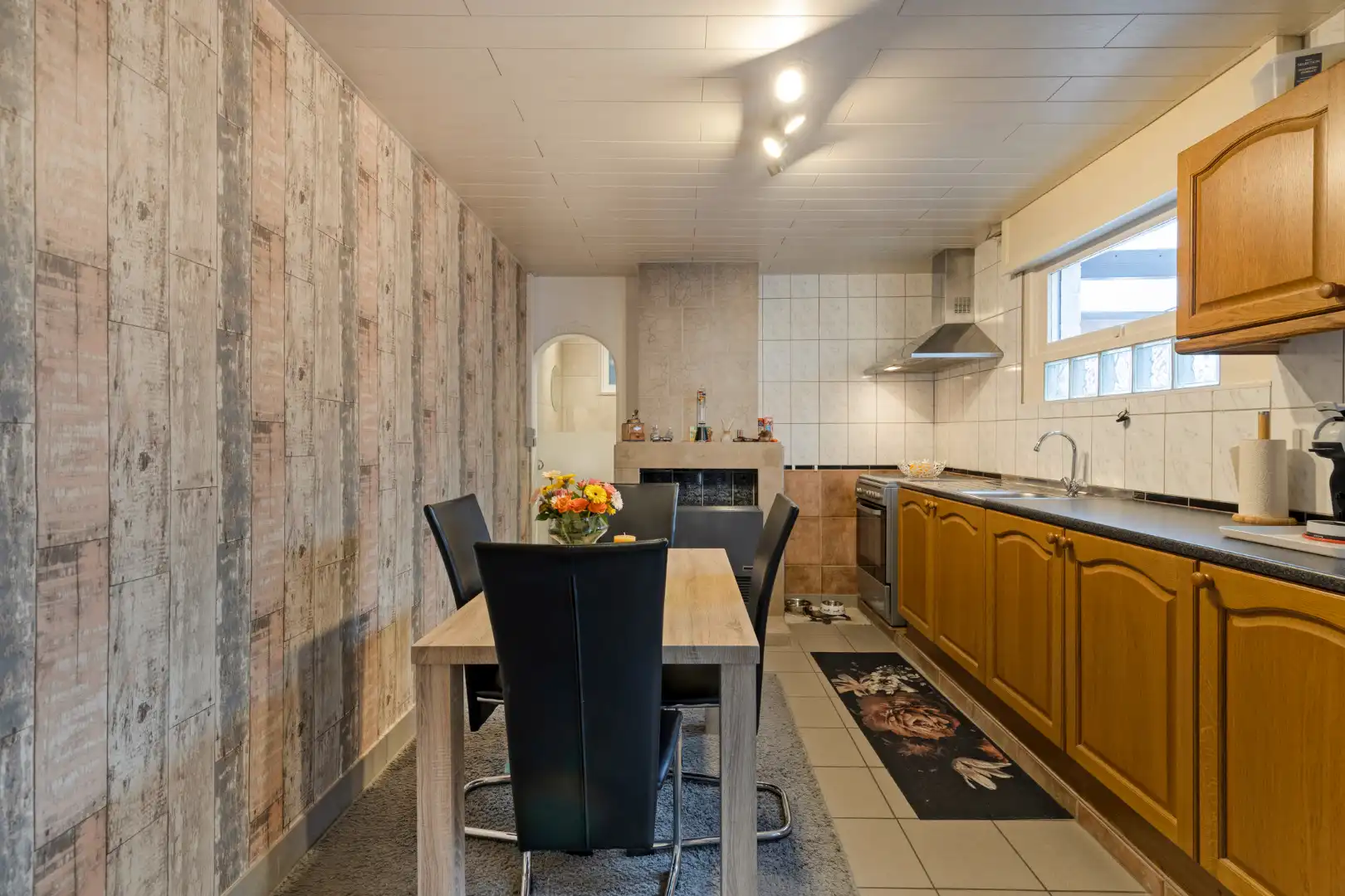 Charmante en kraaknette woning met ruime garage in Gullegem! foto 6