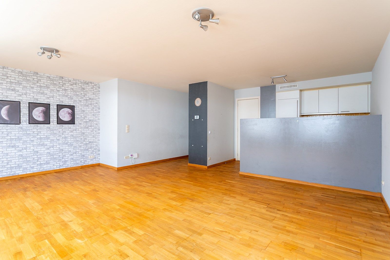Ruim appartement aan het Theaterplein foto 7