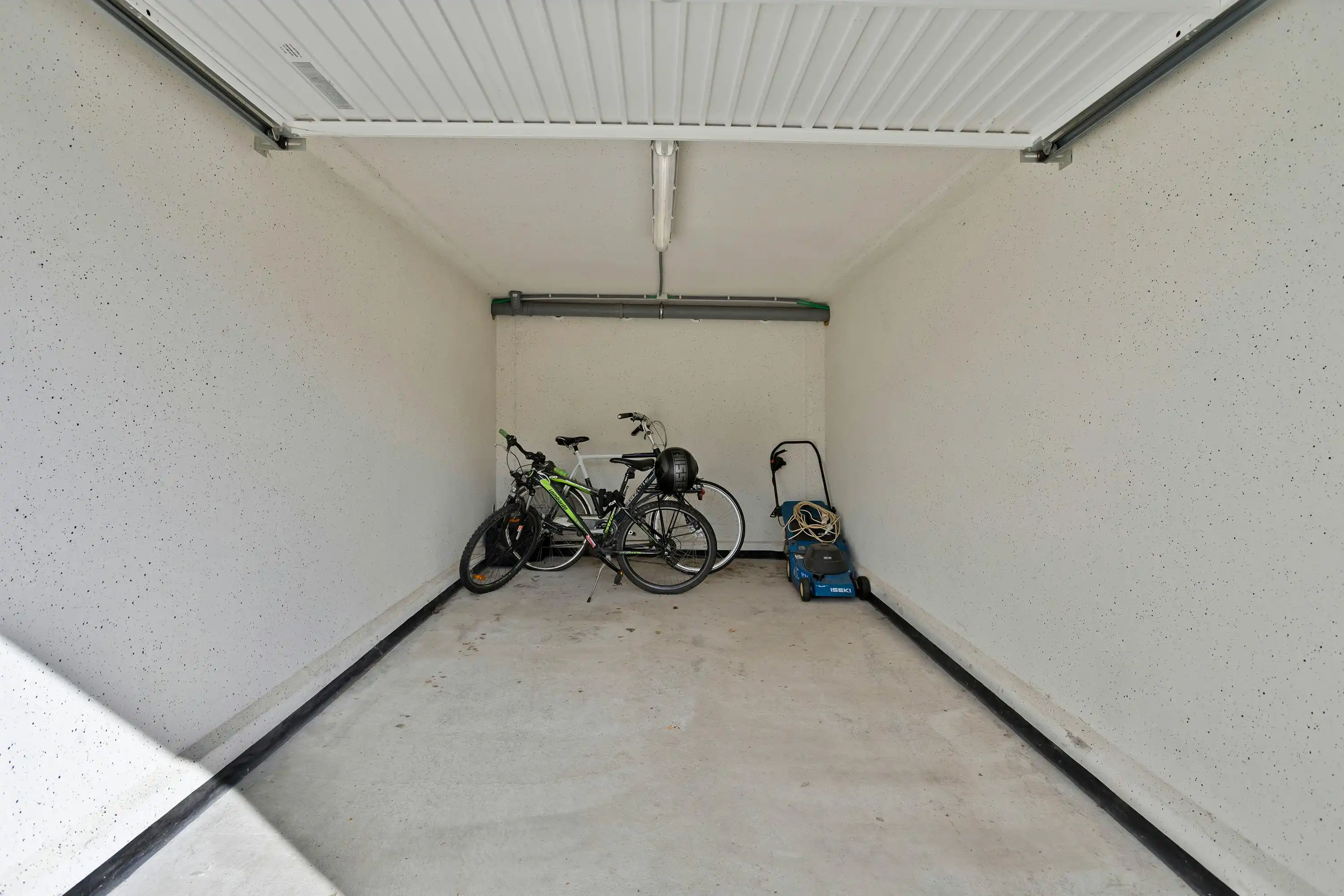 Modern appartement met private tuin in centrum Roeselare foto 17