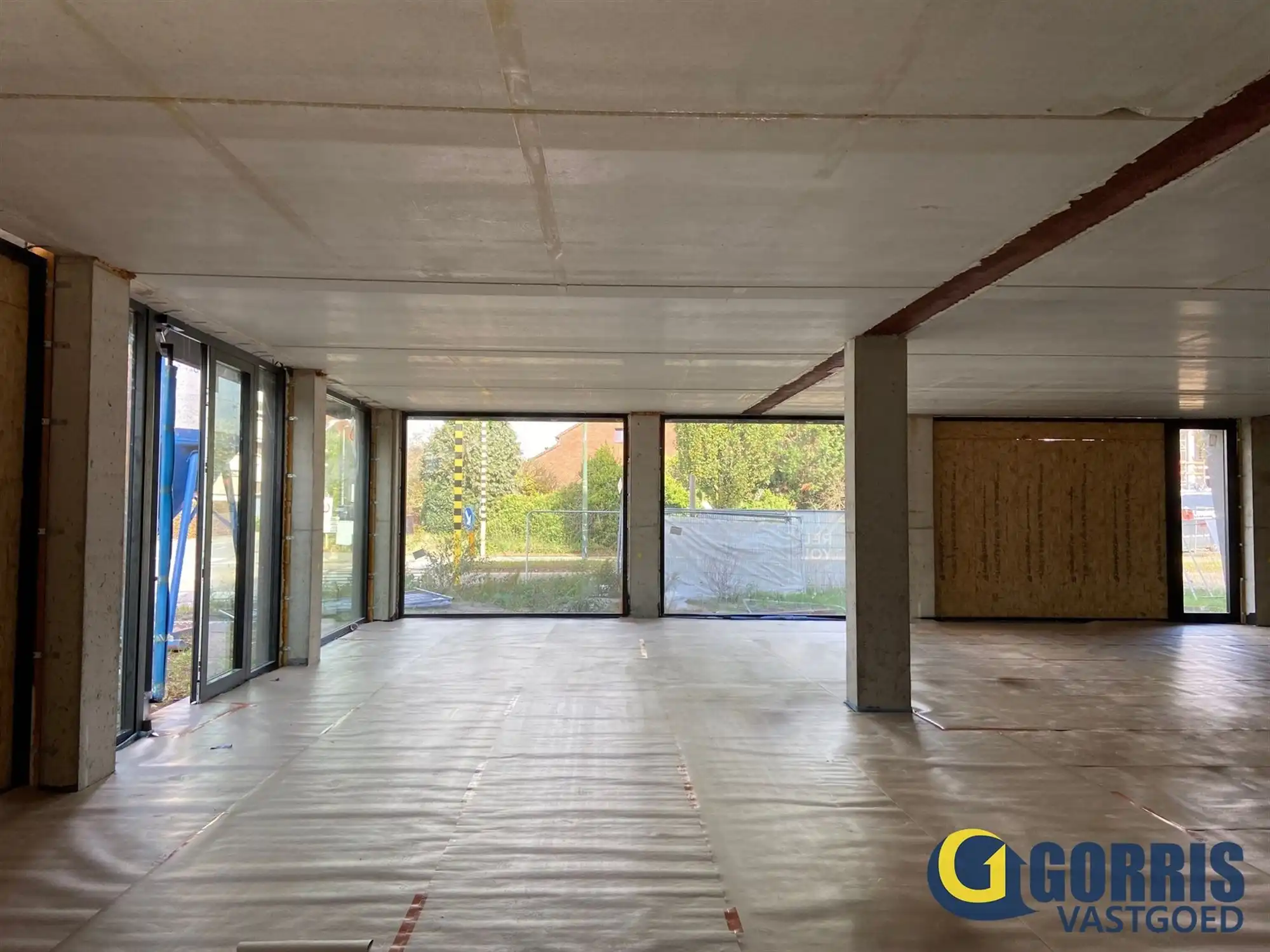  Ruime commerciële ruimte van 198 m² op toplocatie in Heist-op-den-Berg foto 2