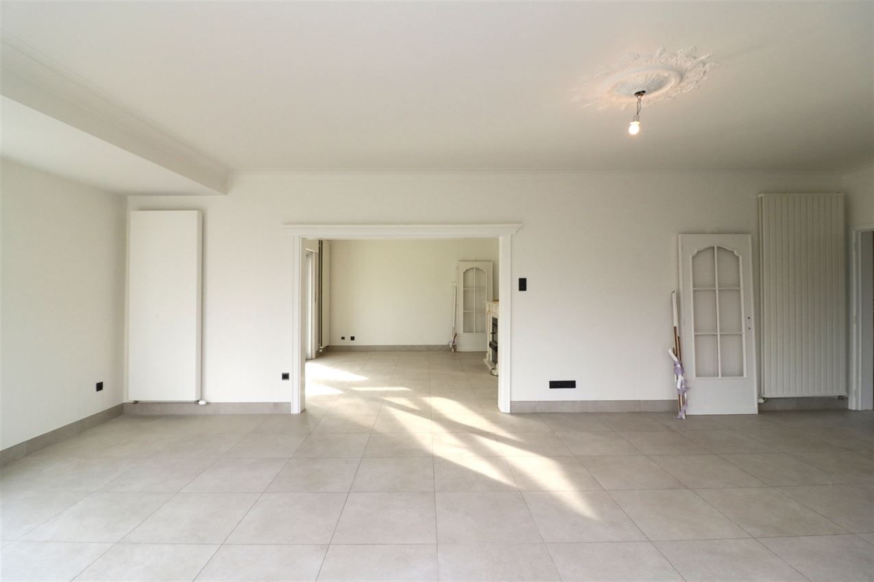 Villawoning met 4 slaapkamers en bijgebouw foto 11