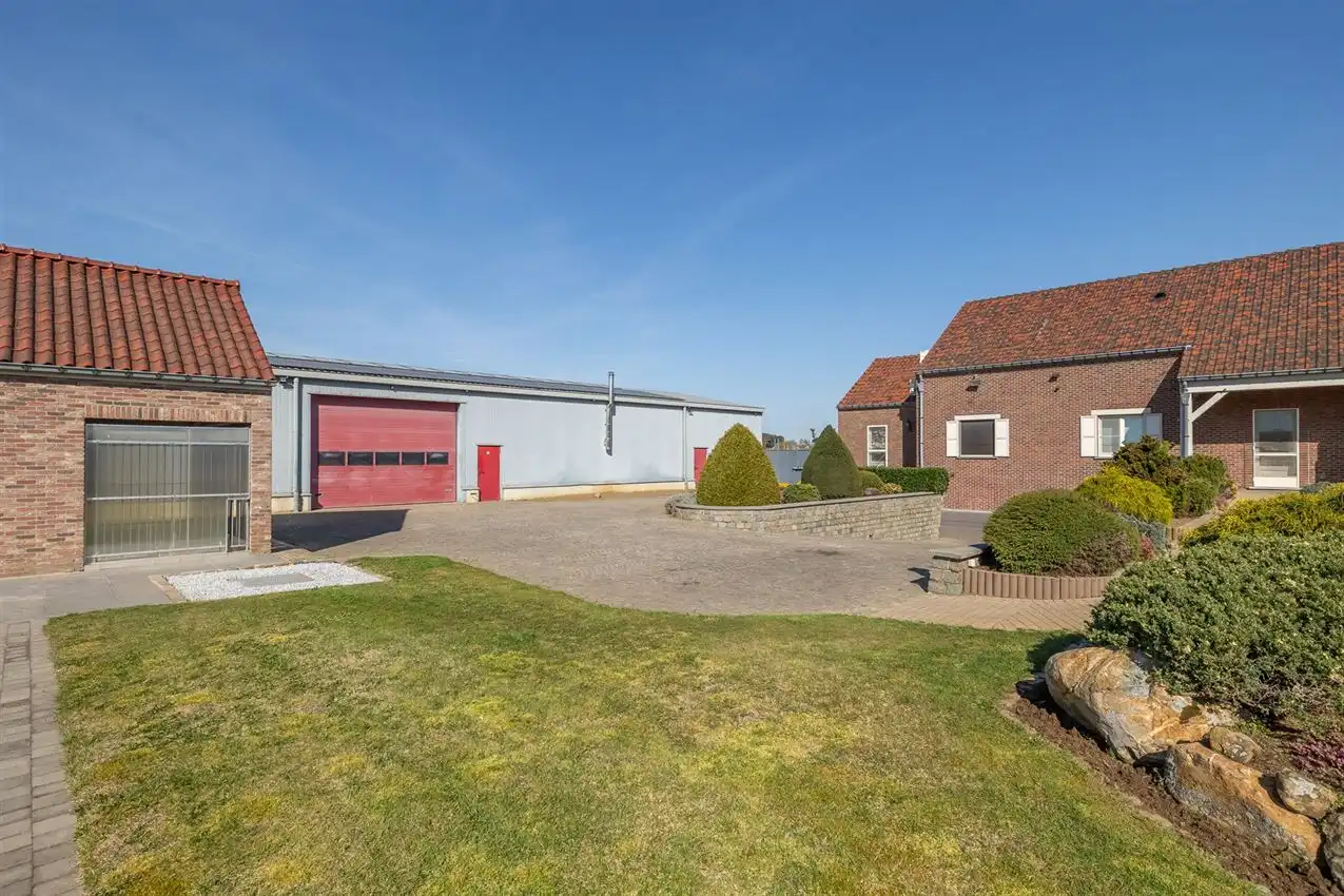 Villa grenzend aan agrarisch gebied met 4slk en opslag foto 65