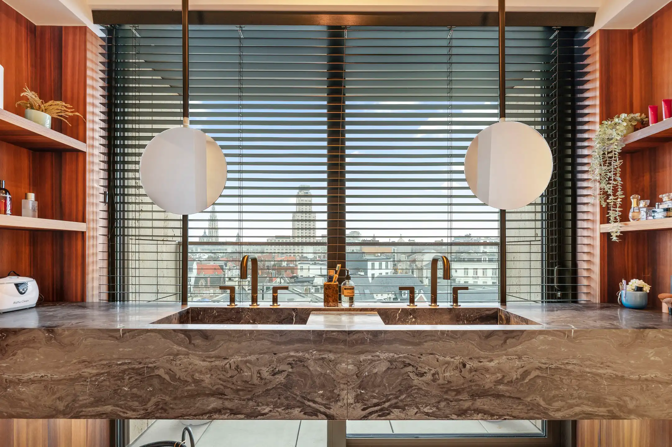 ANTWERPEN - Karaktervol appartement met alle details foto 12