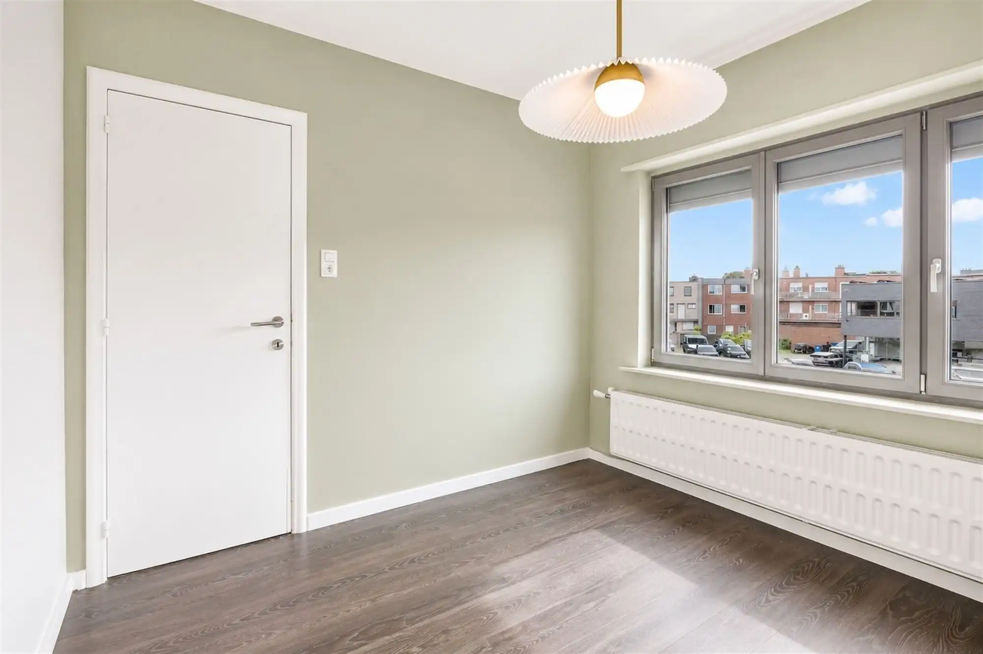 Instapklaar huis met grote tuin op centrale locatie in Borsbeek foto 23