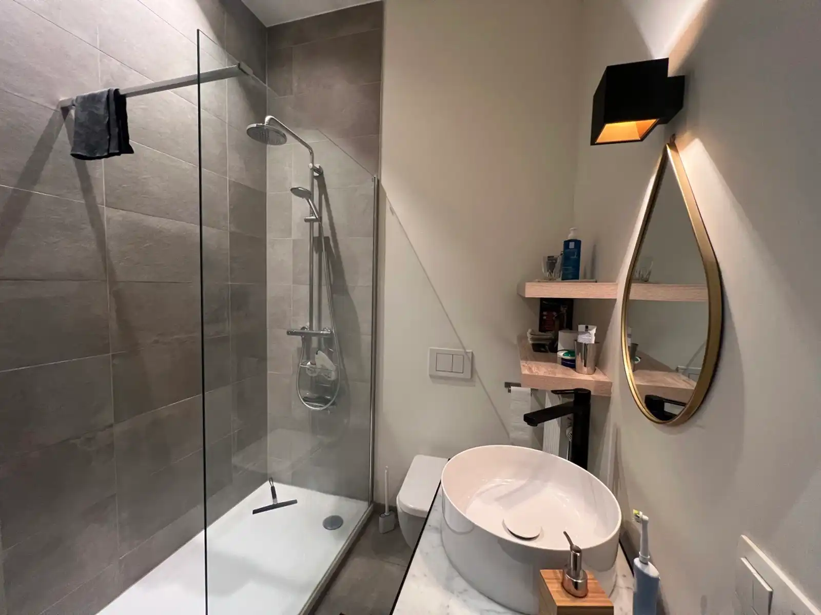 Stijlvol gemeubeld 2-SLK appartement op toplocatie Zurenborg foto 9