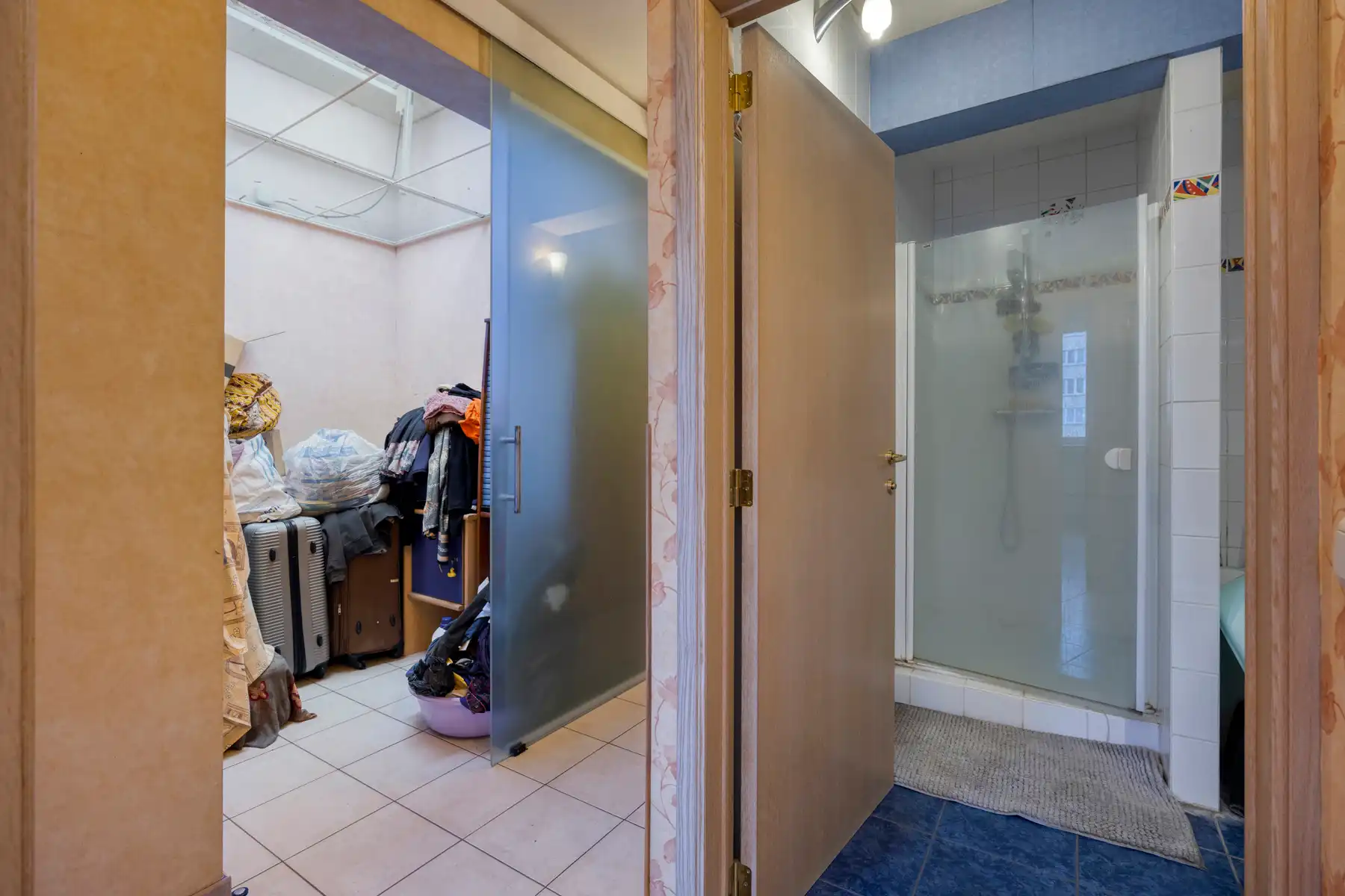 Gezinswoning met vier slaapkamers, tuin en ruime garage foto 22