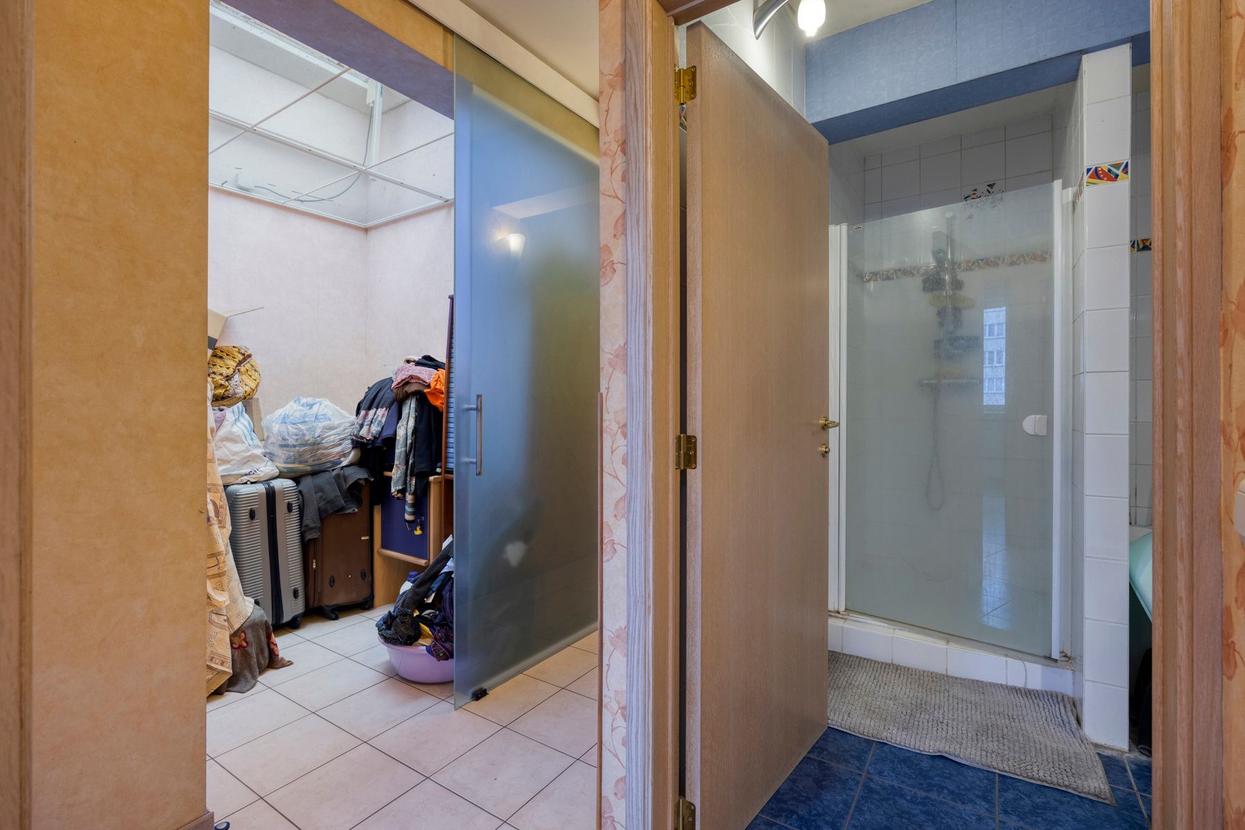 Gezinswoning met vier slaapkamers, tuin en ruime garage foto 22