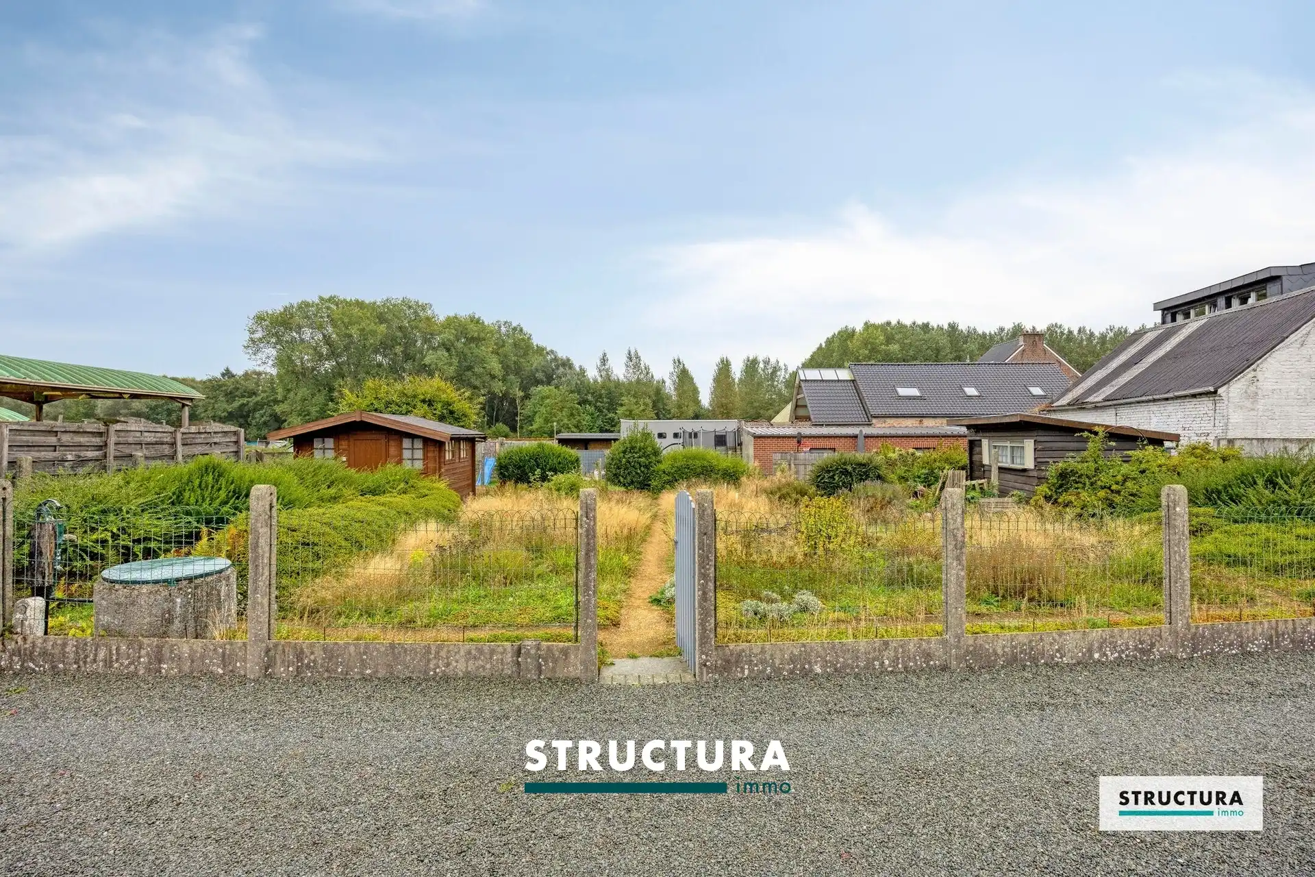 Woning met tuin en garage/atelier, gelgen in alle rust! foto 31