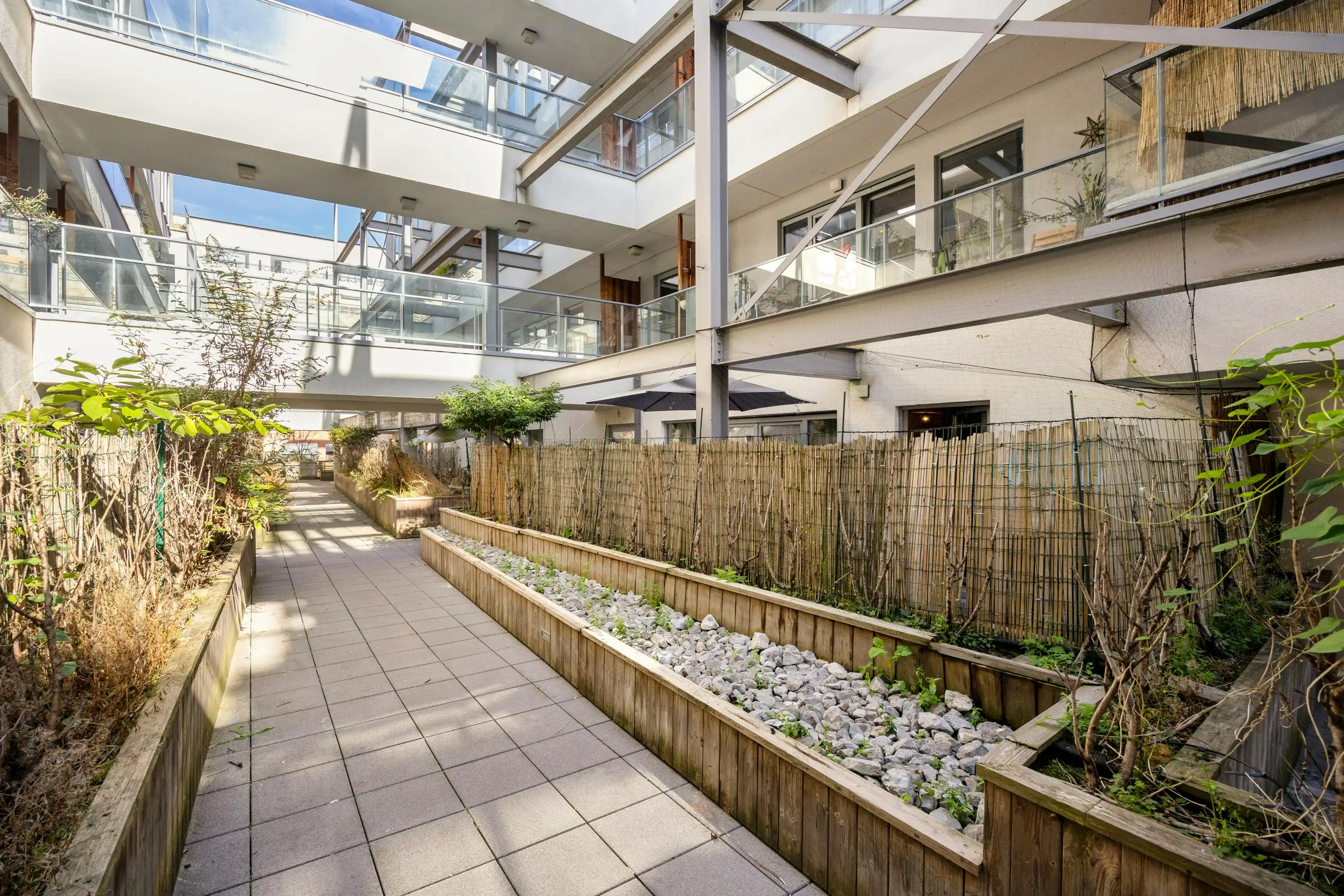 Grote studio te koop met aparte slaapruimte in het centrum  foto 13